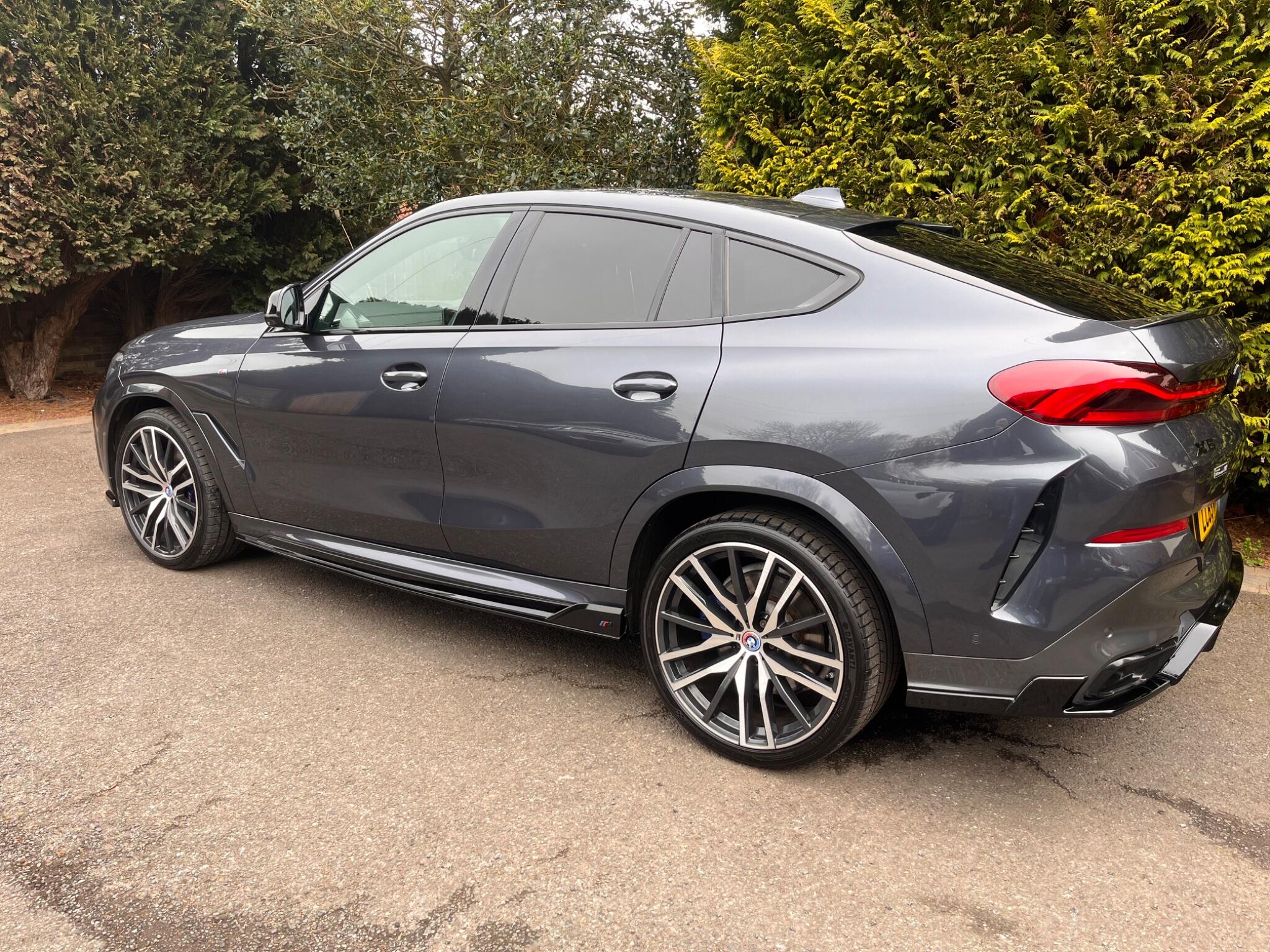 BMW X6 view 18