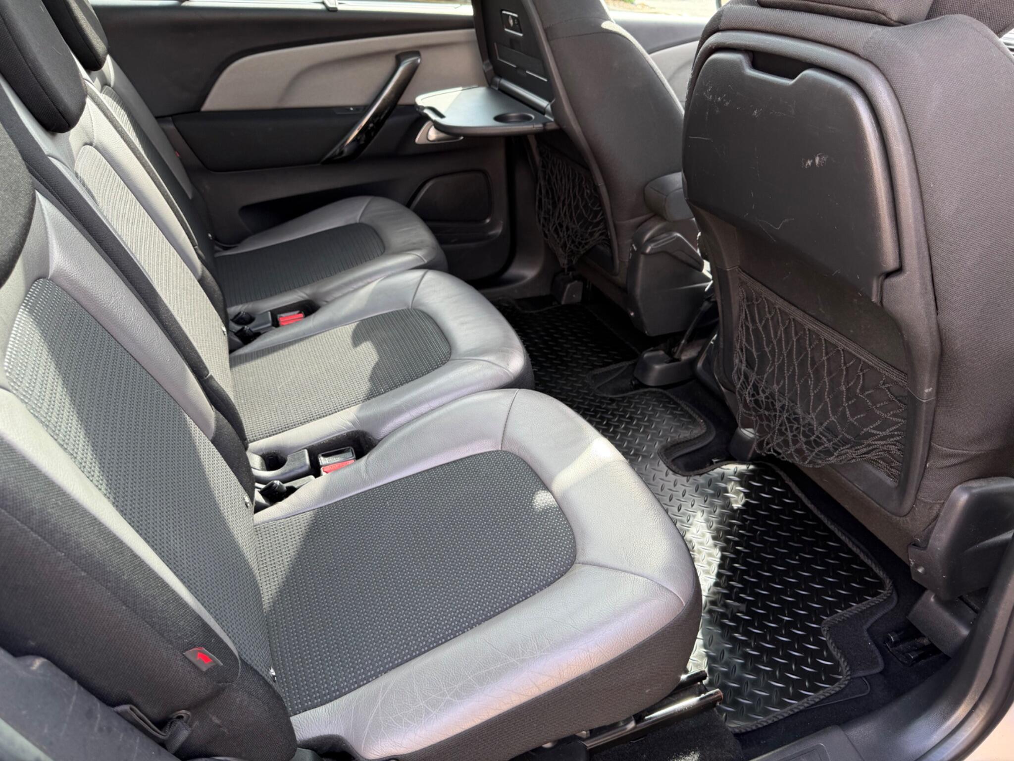 Citroen Grand C4 Picasso view 21