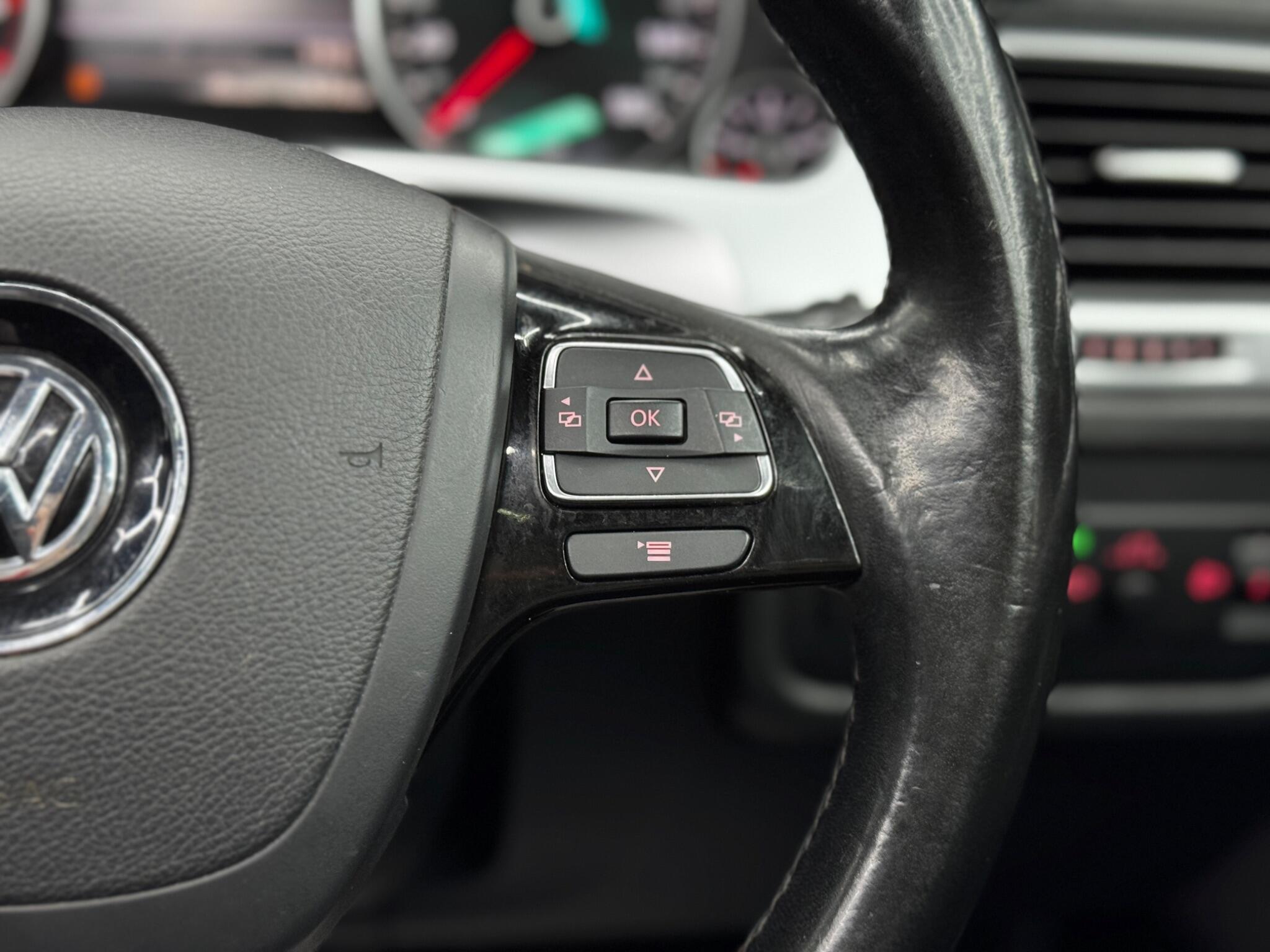 Volkswagen Touareg view 21