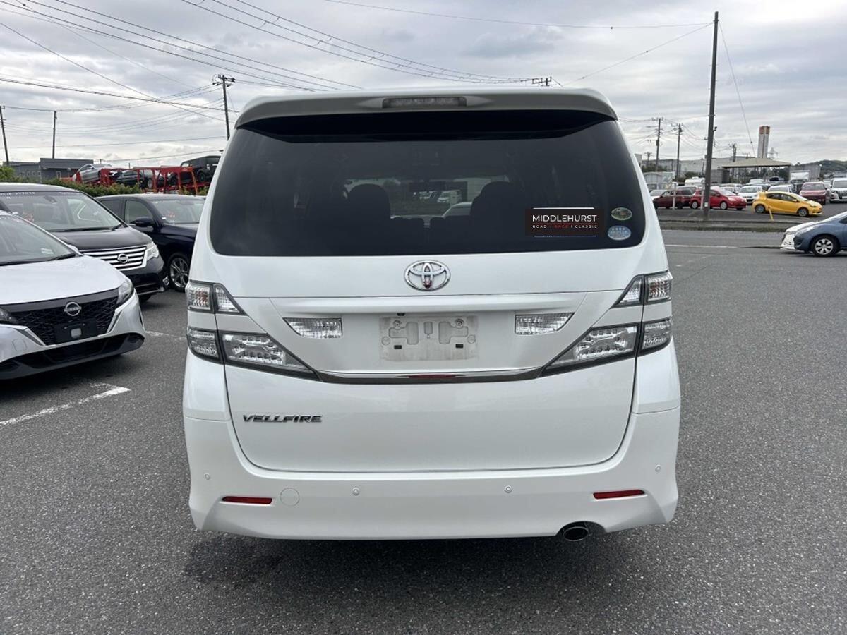 Toyota Vellfire view 9