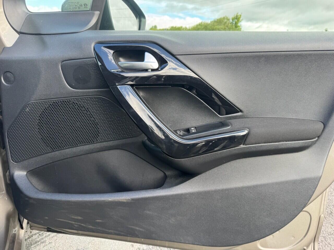 Peugeot 208 view 56