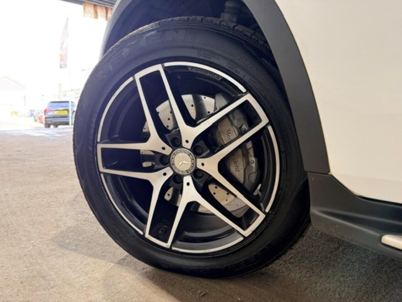 Mercedes-Benz GLC view 18