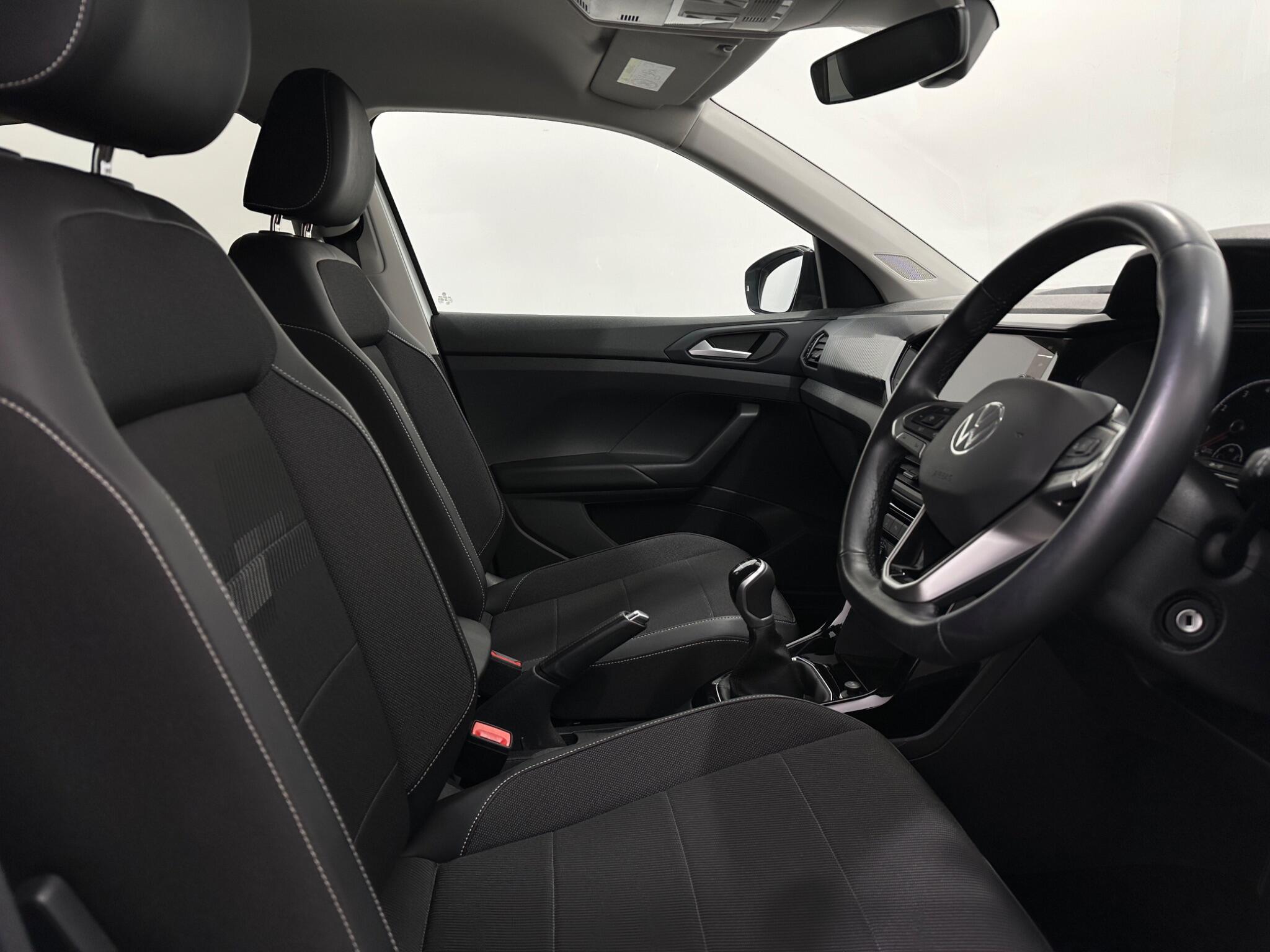 Volkswagen T-Cross view 31
