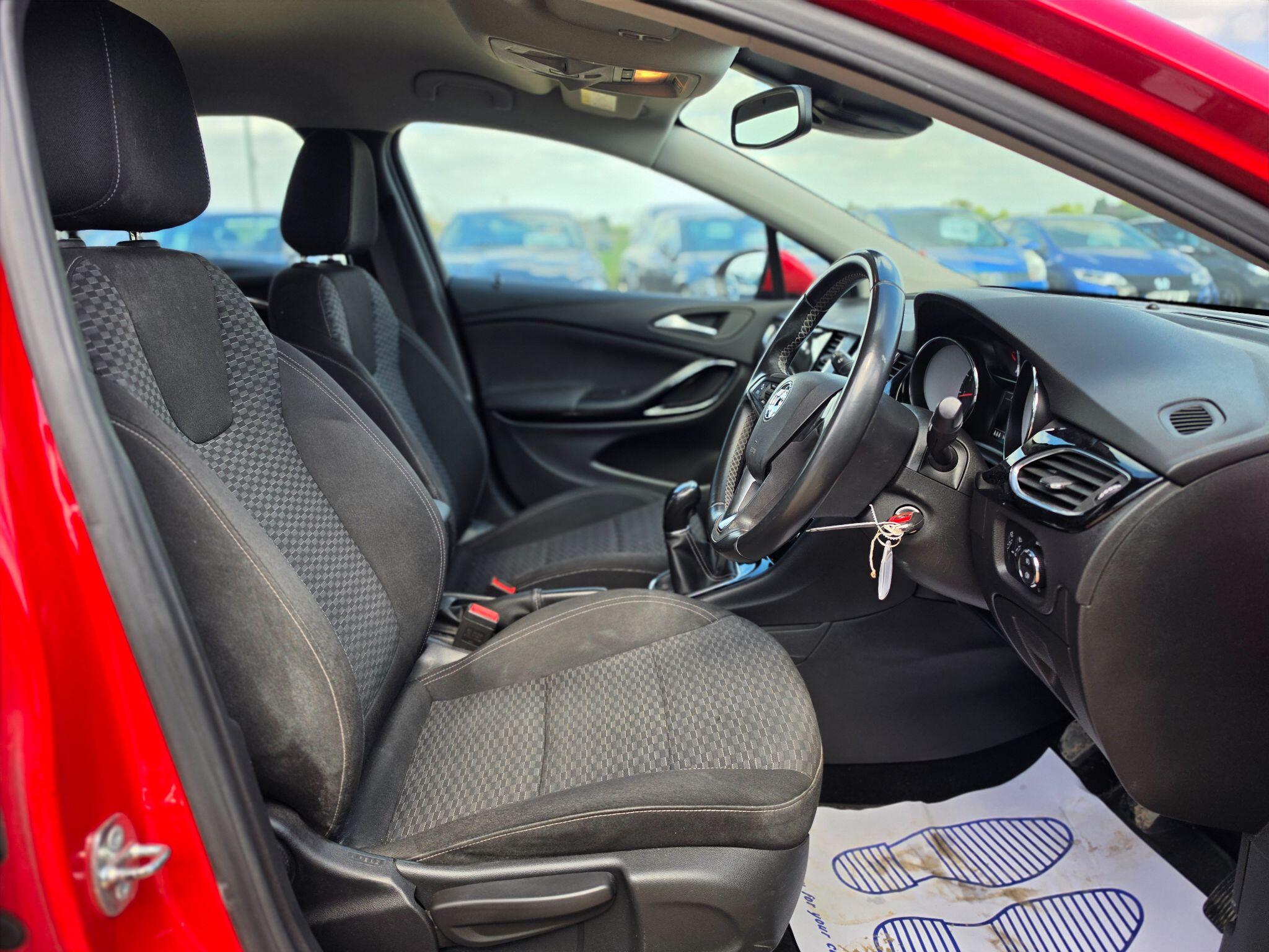 Vauxhall Astra view 7