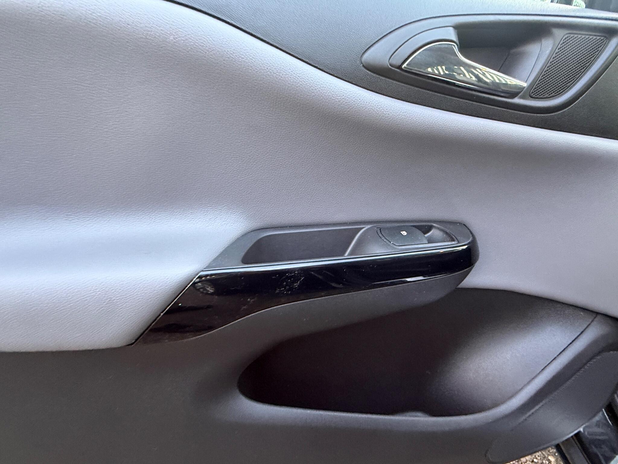 2016 Vauxhall Corsa image 31