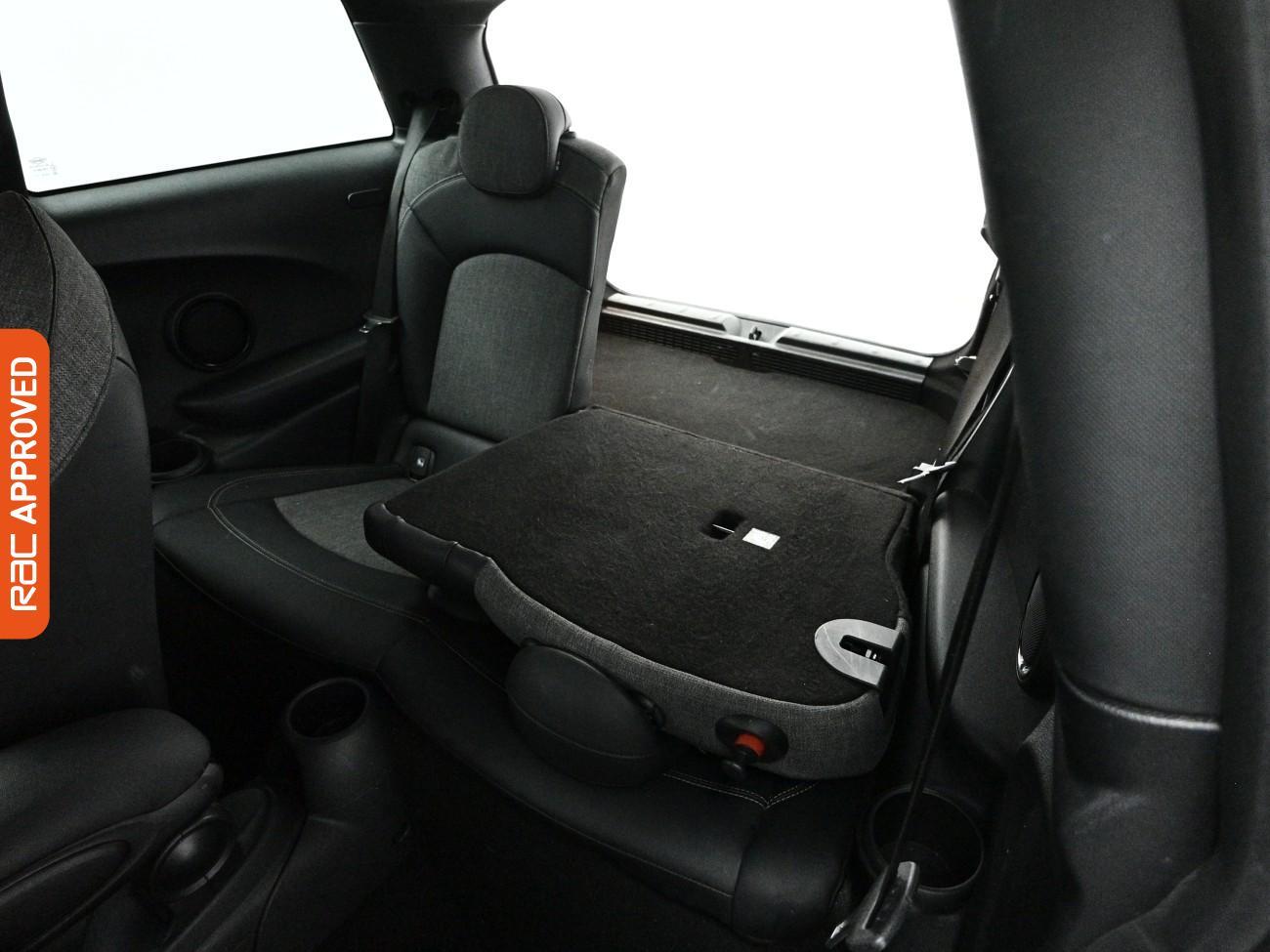 Mini Hatch view 28