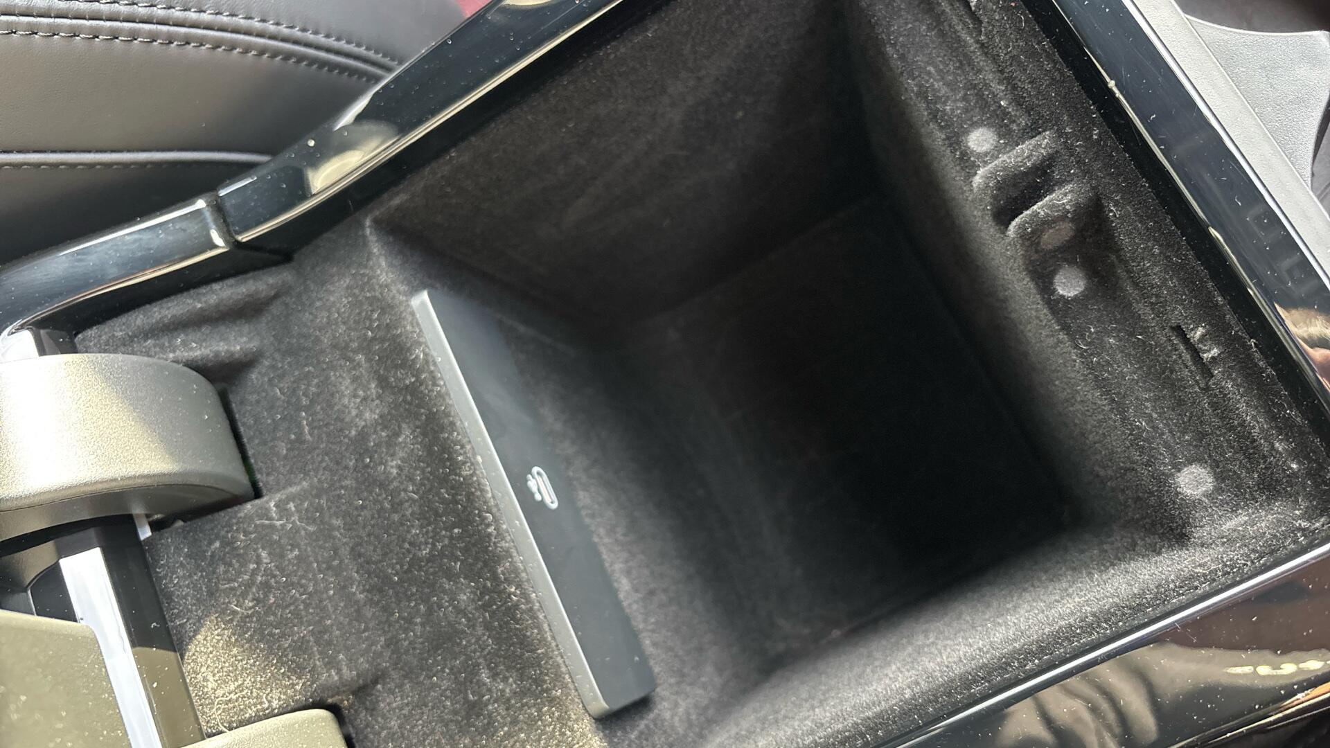 Land Rover Range Rover Velar view 47