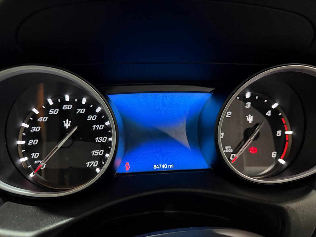 Maserati Levante view 12