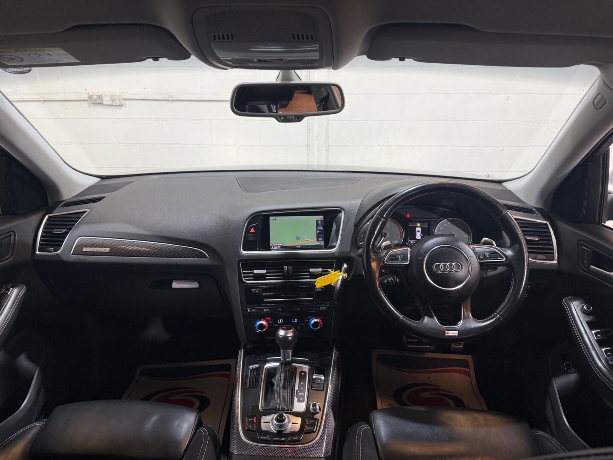 Audi SQ5 view 3