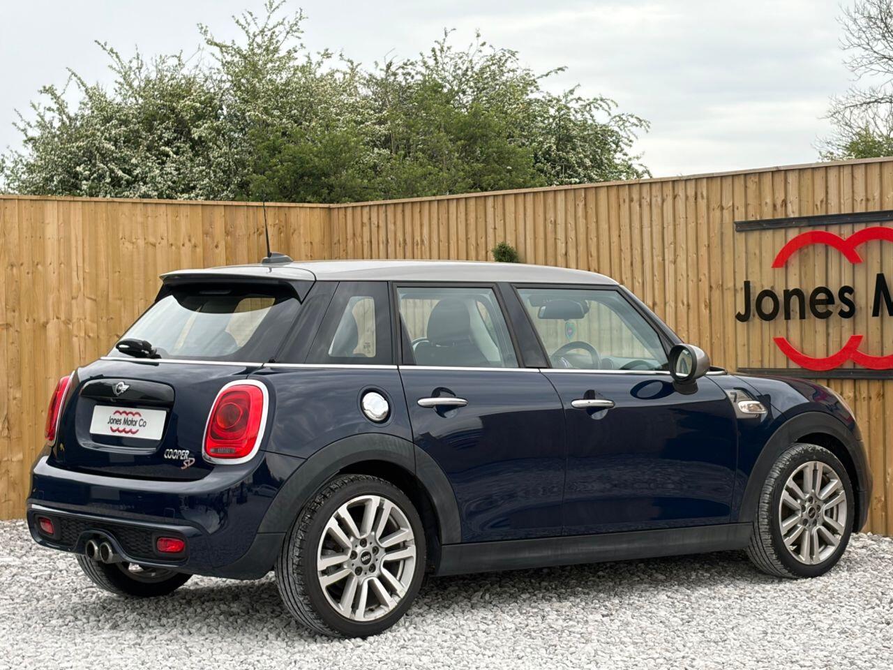 MINI Hatch view 6