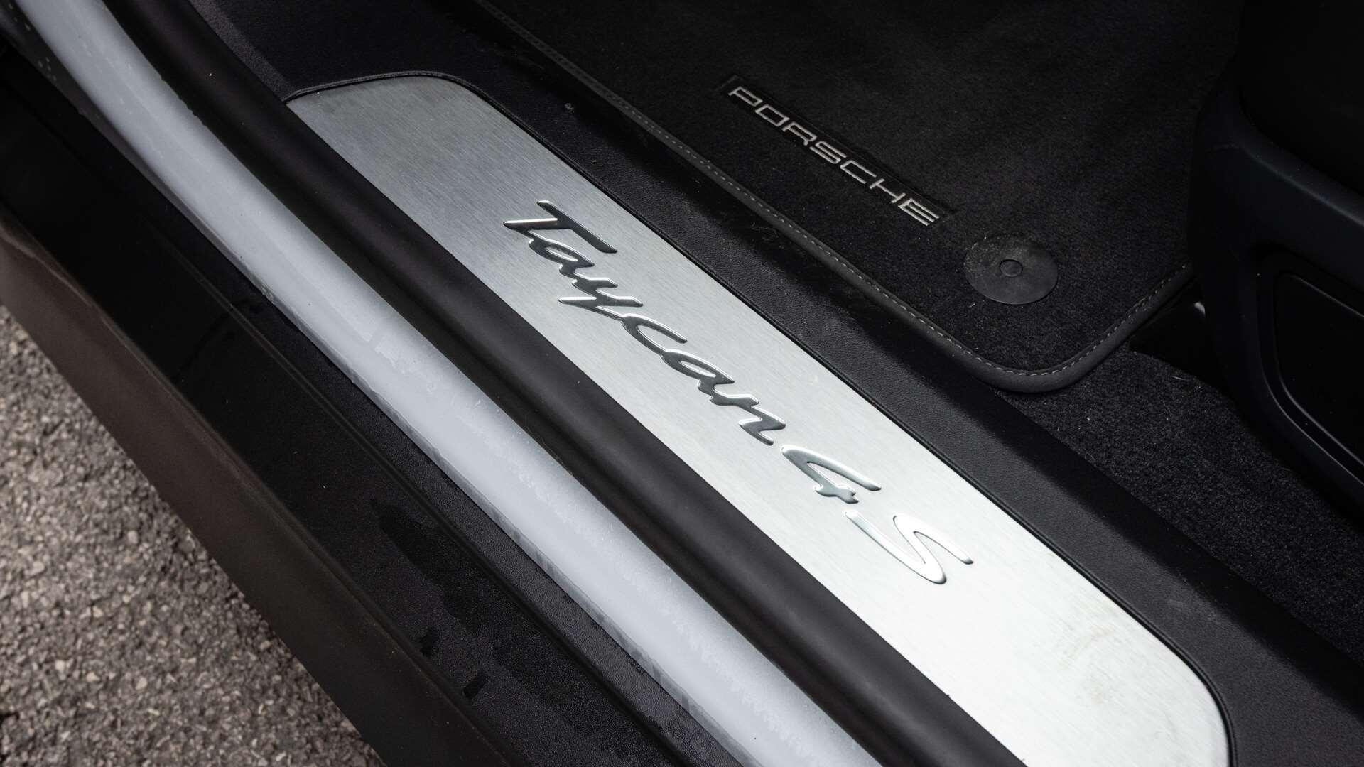 Porsche Taycan view 31