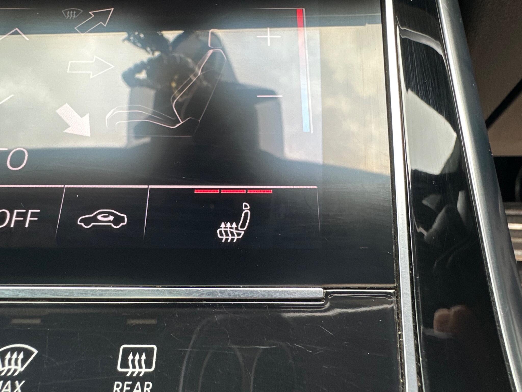 Audi Q8 view 27