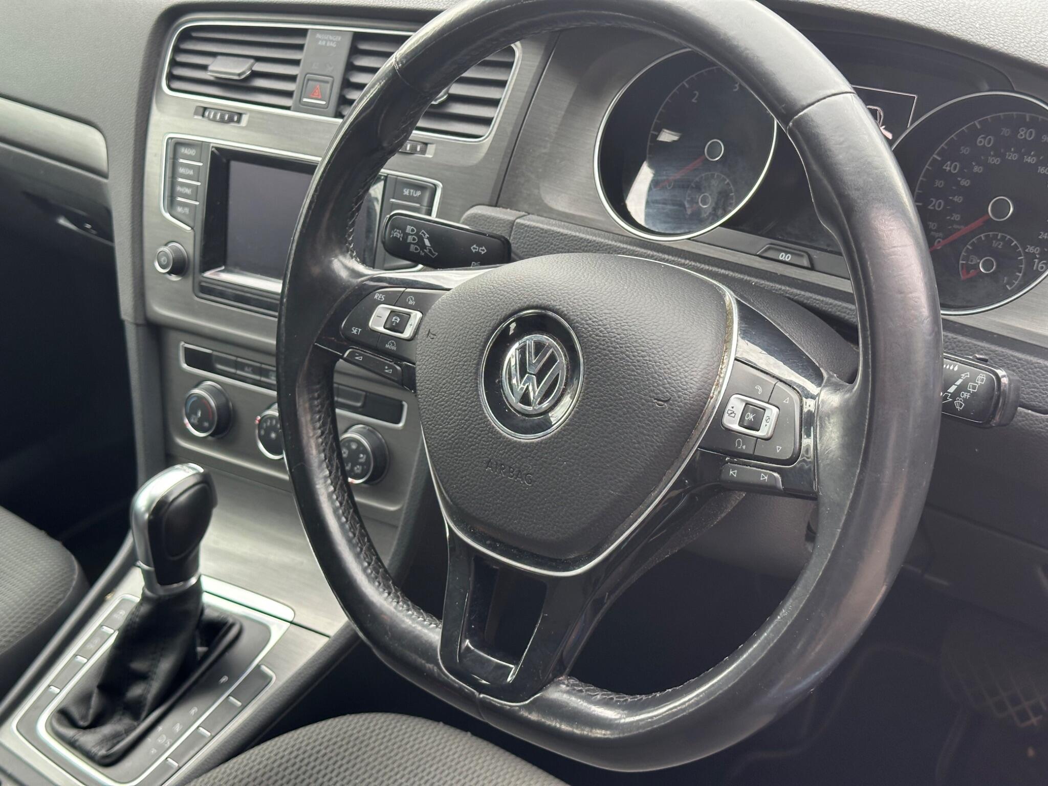 Volkswagen Golf view 18