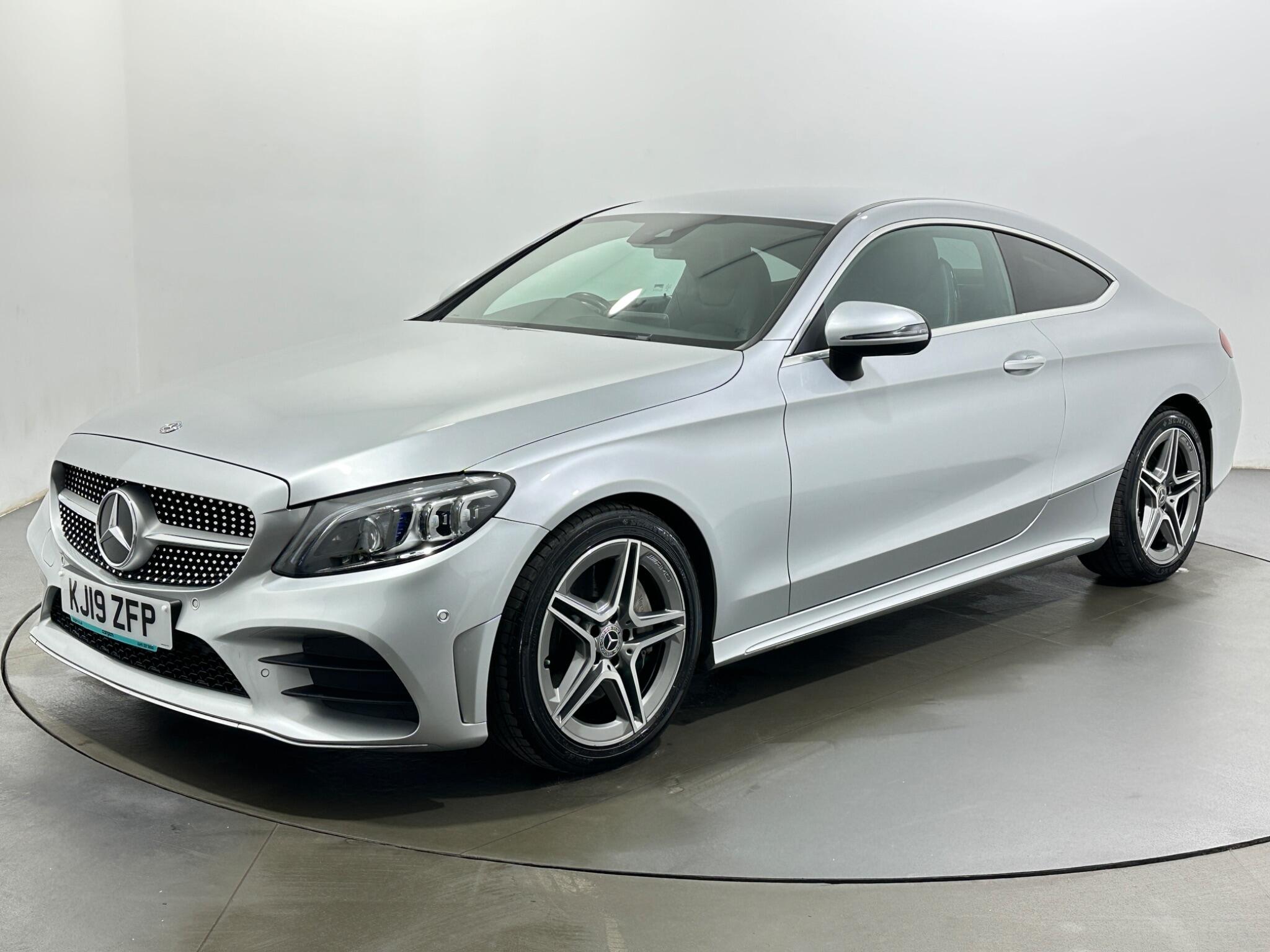 Mercedes-Benz C-Class view 4