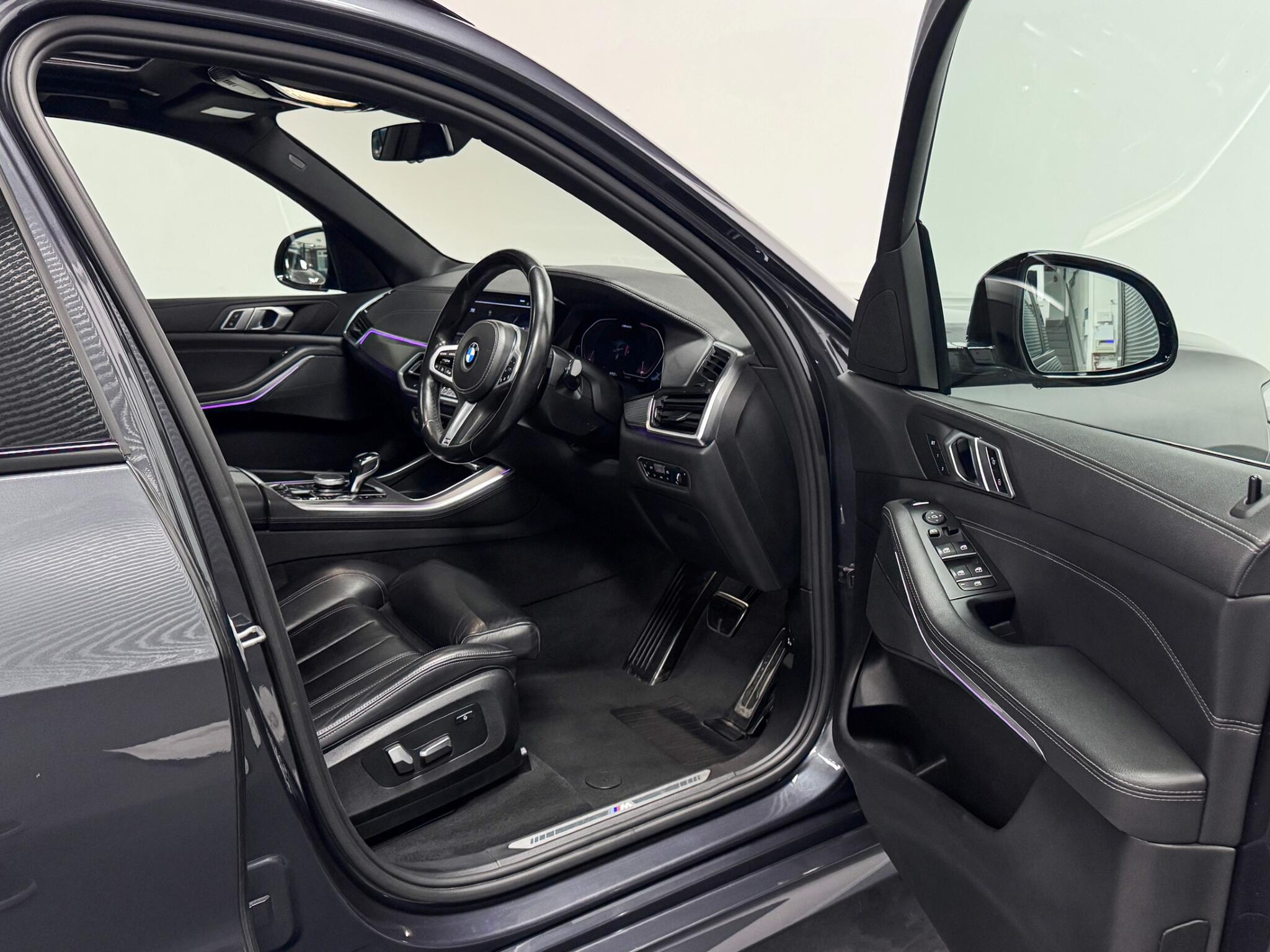 BMW X5 view 32