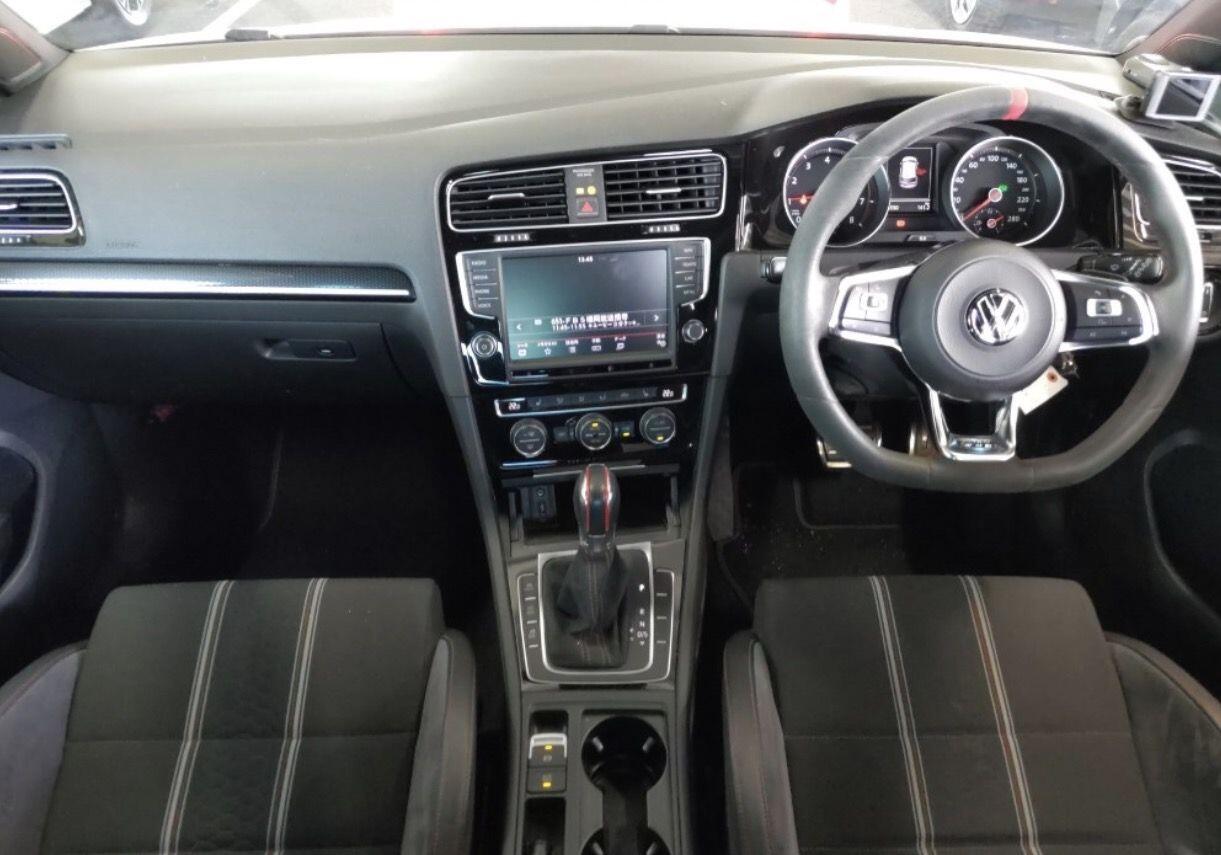 Volkswagen Golf view 8