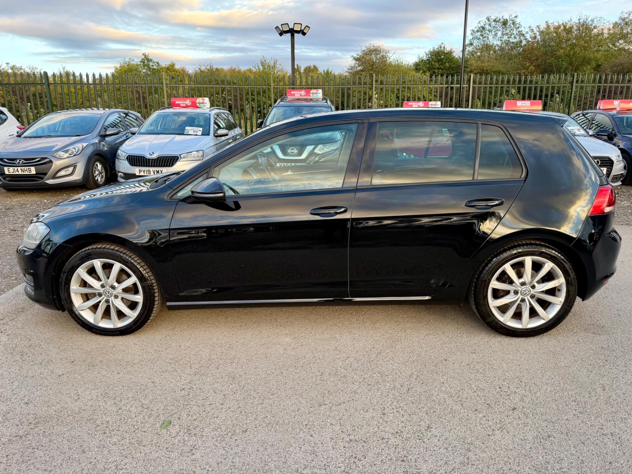 Volkswagen Golf view 14