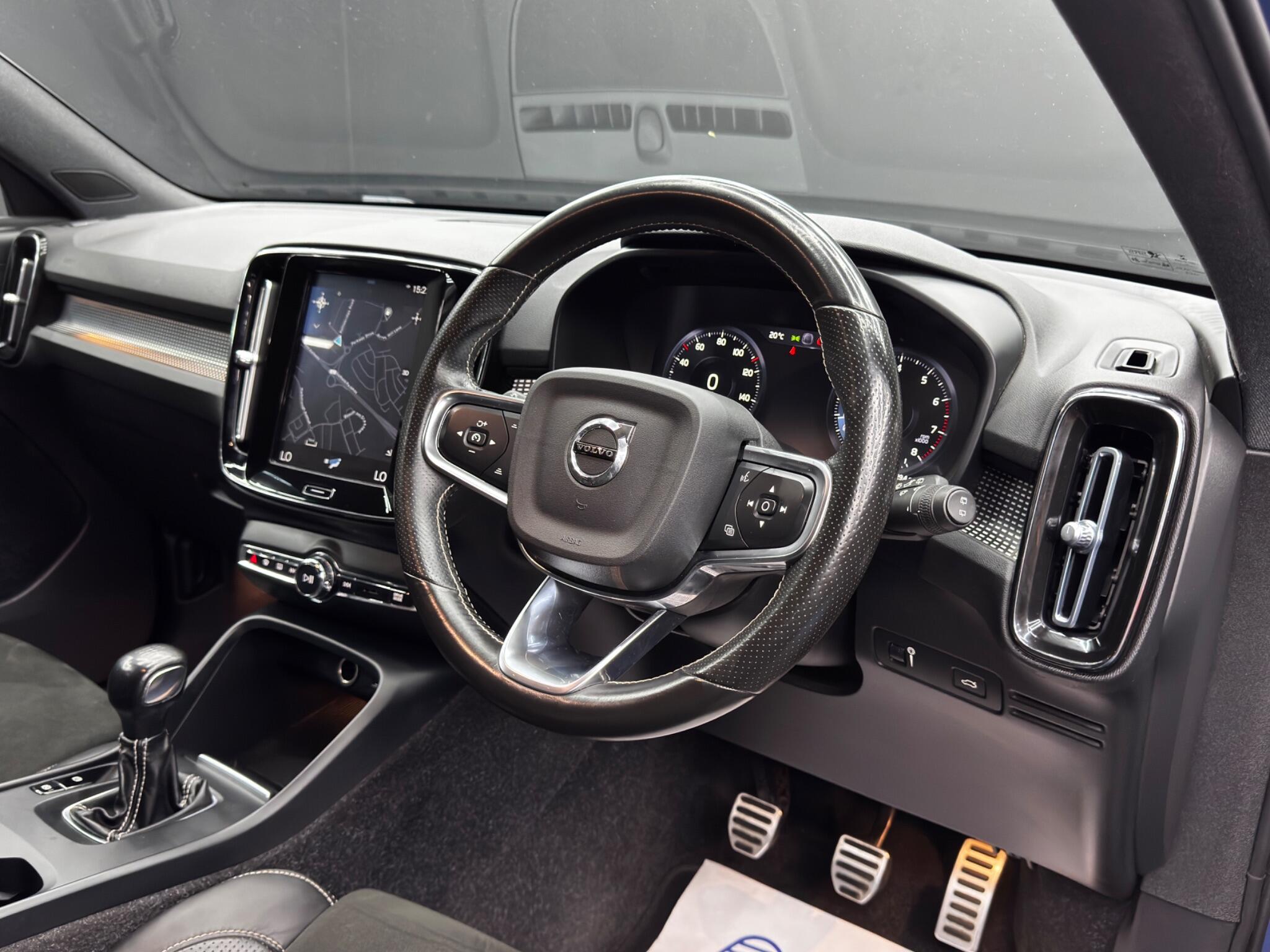 Volvo XC40 view 9