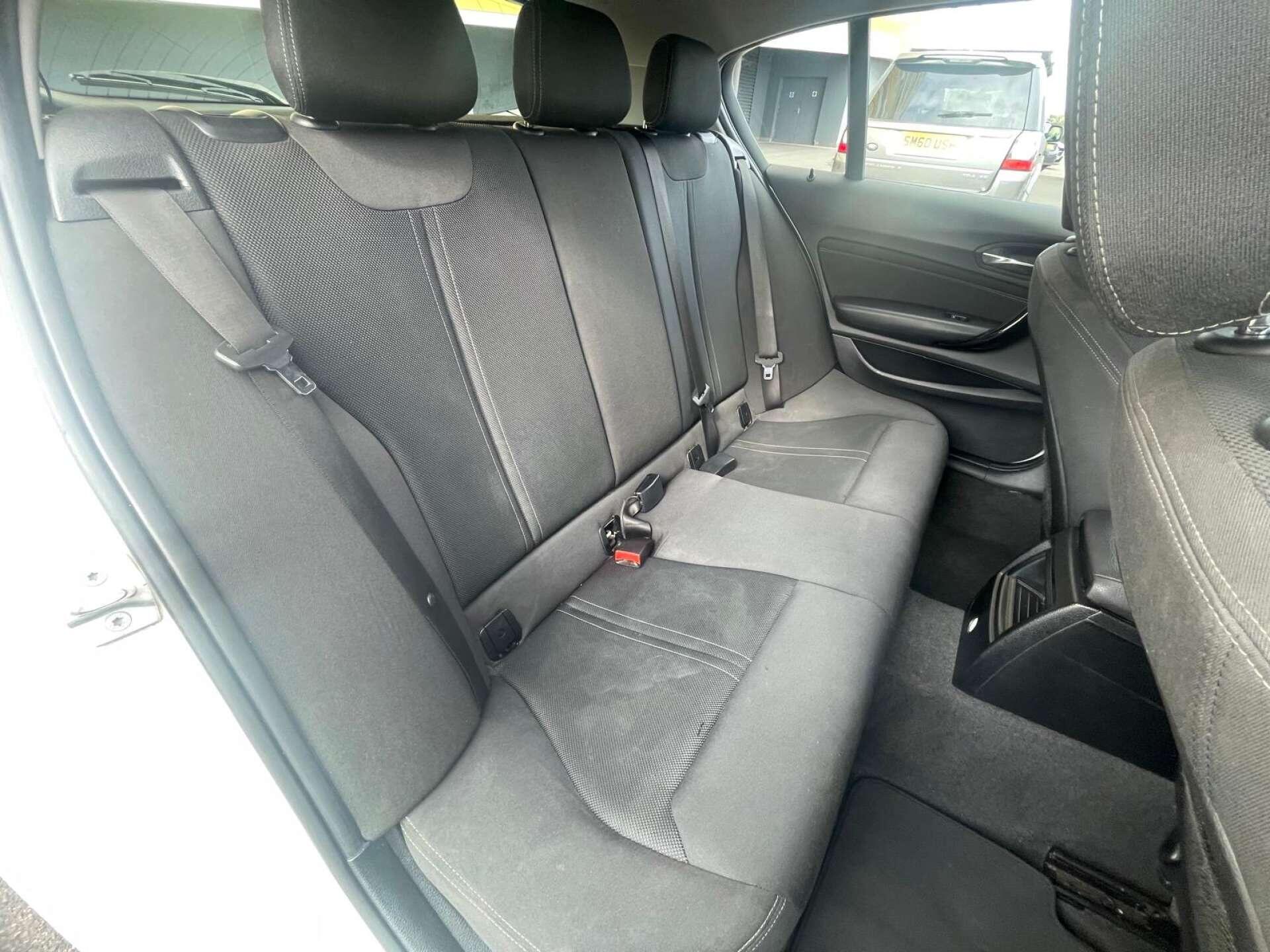 BMW 1 Series view 29