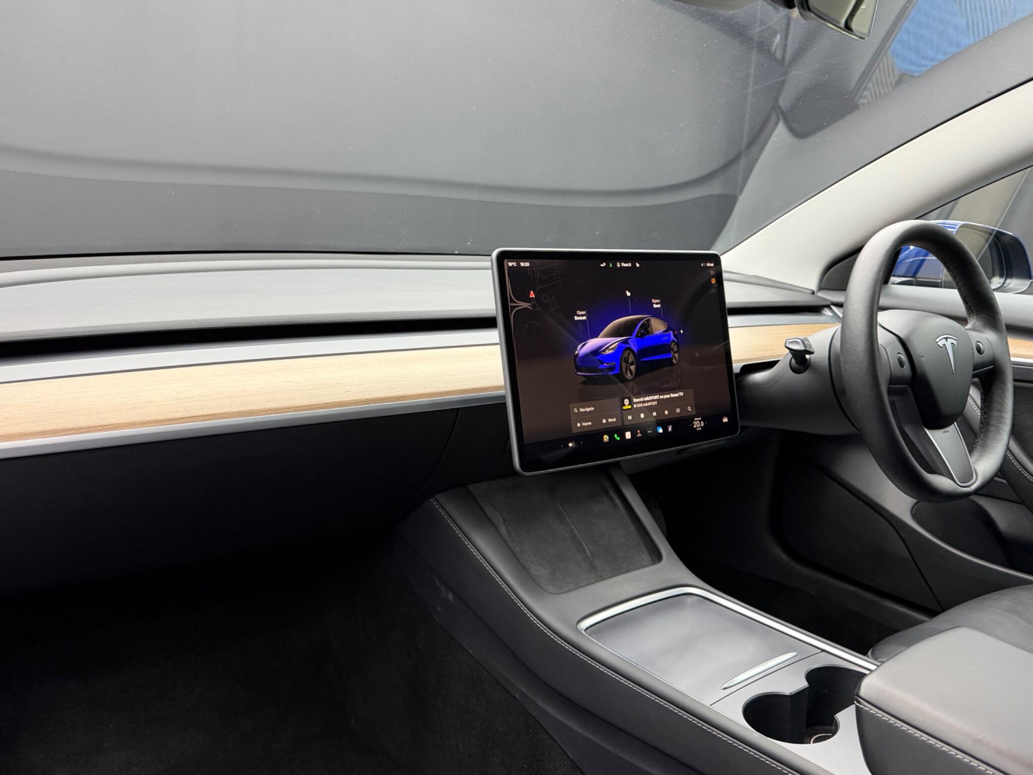 Tesla Model 3 view 11
