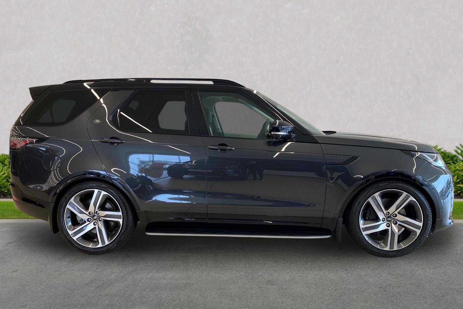 Land Rover Discovery view 4