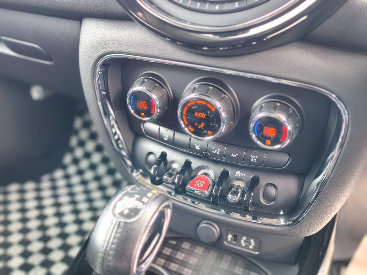 Mini Clubman view 19