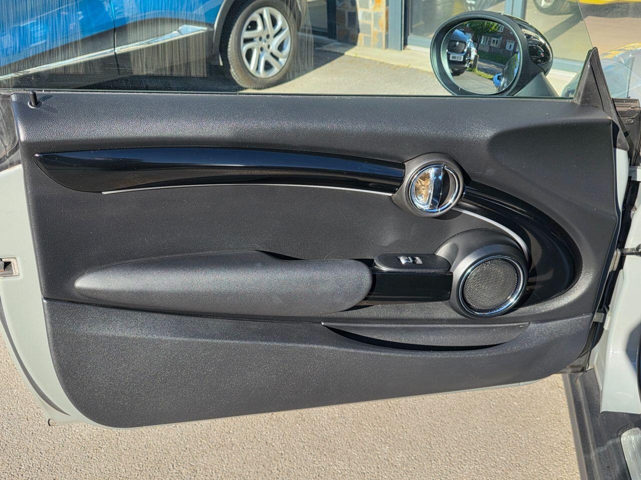 Mini Cooper view 39