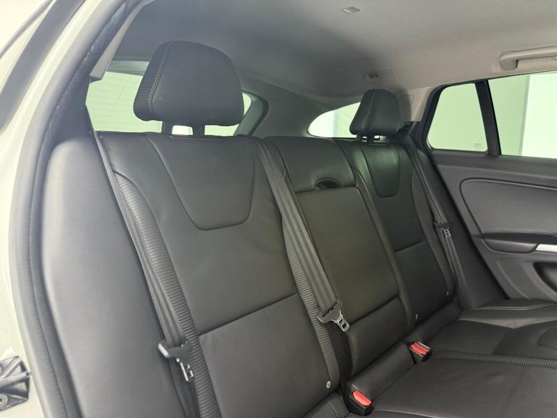 2013 Volvo V60 image 23