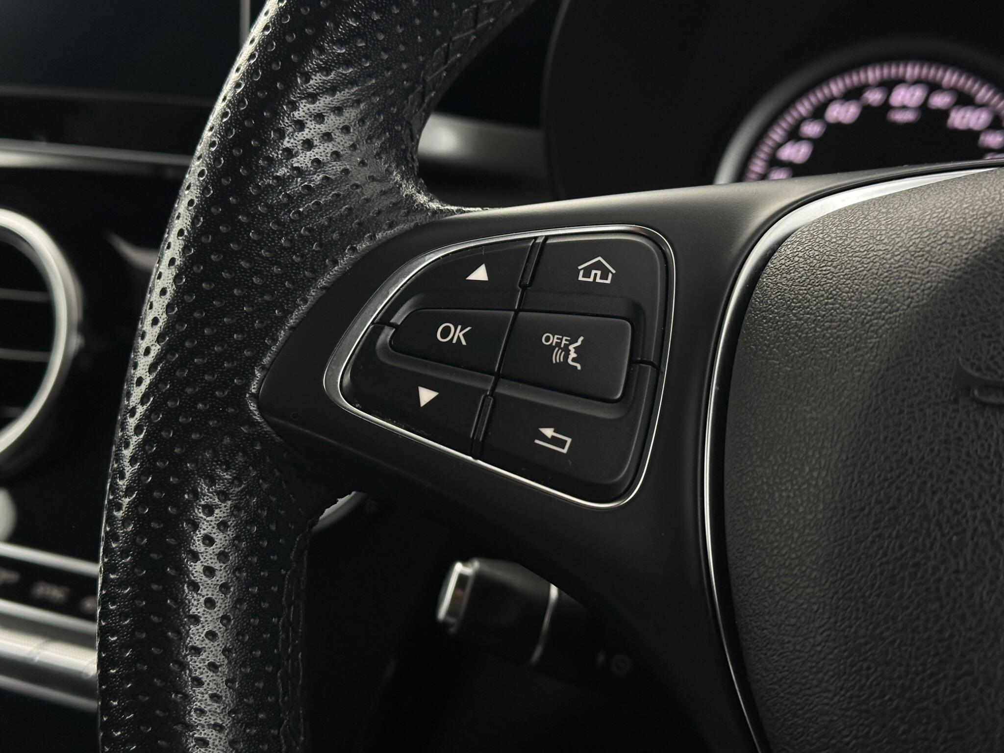 Mercedes-Benz GLC view 14