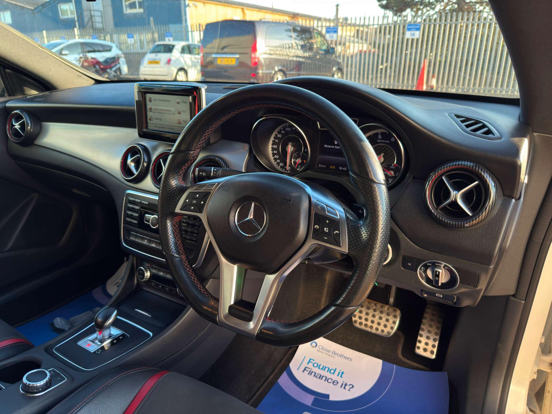 Mercedes-Benz Cla view 24