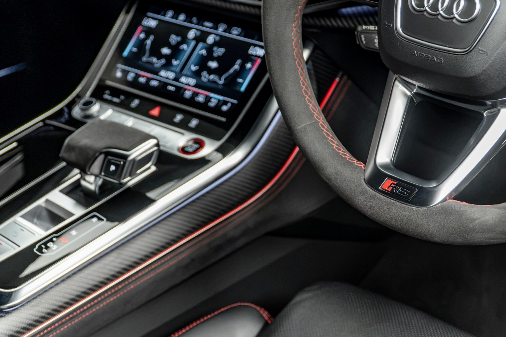 Audi RS Q8 view 39