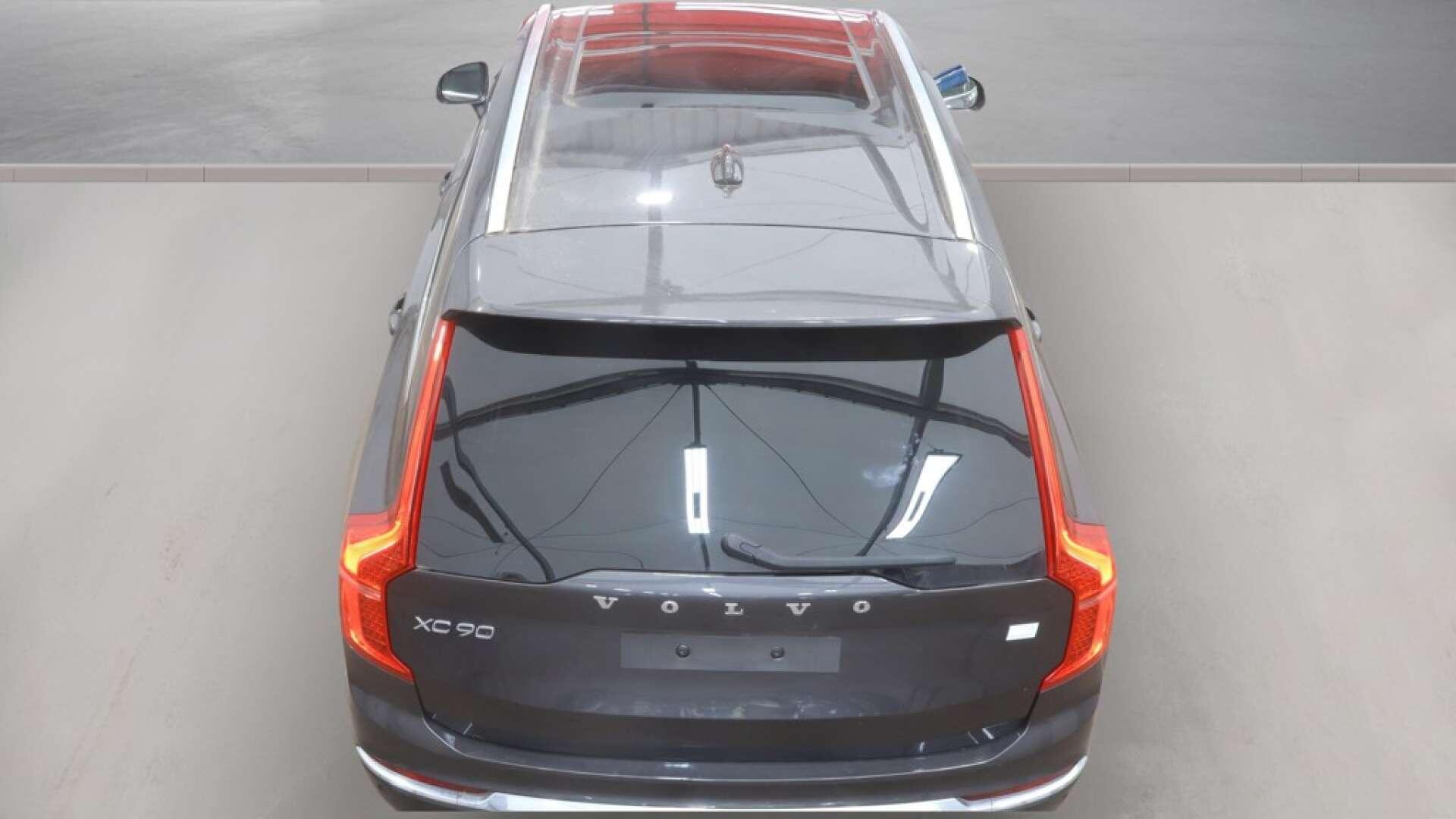 Volvo XC90 view 13