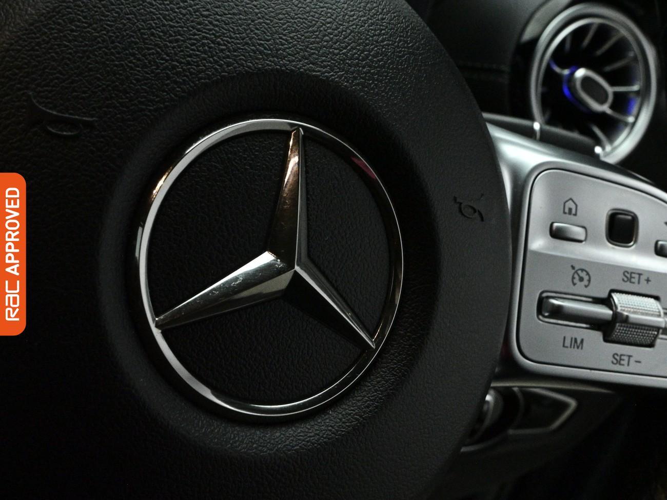 Mercedes-Benz E-Class view 26