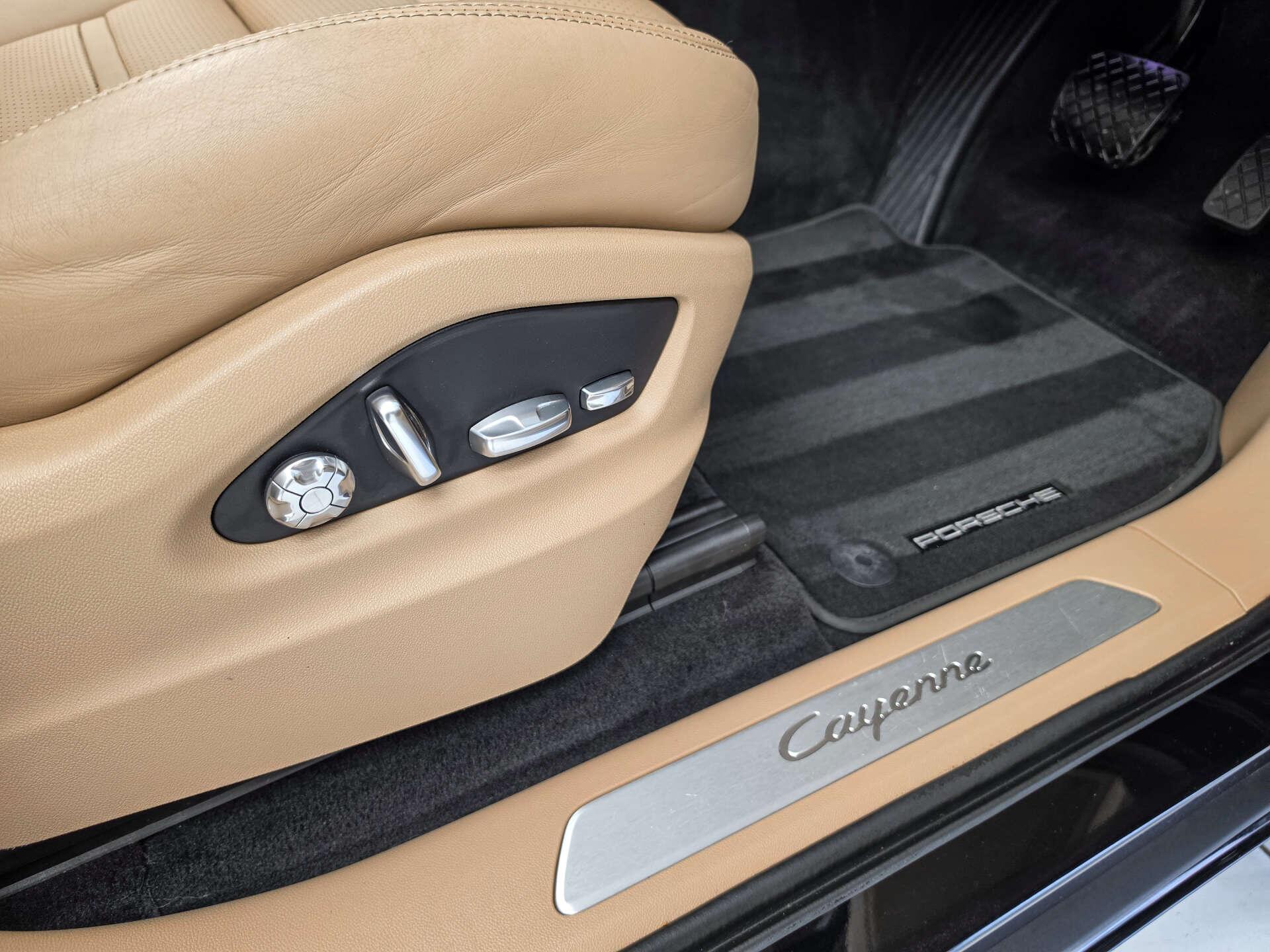 Porsche Cayenne view 12
