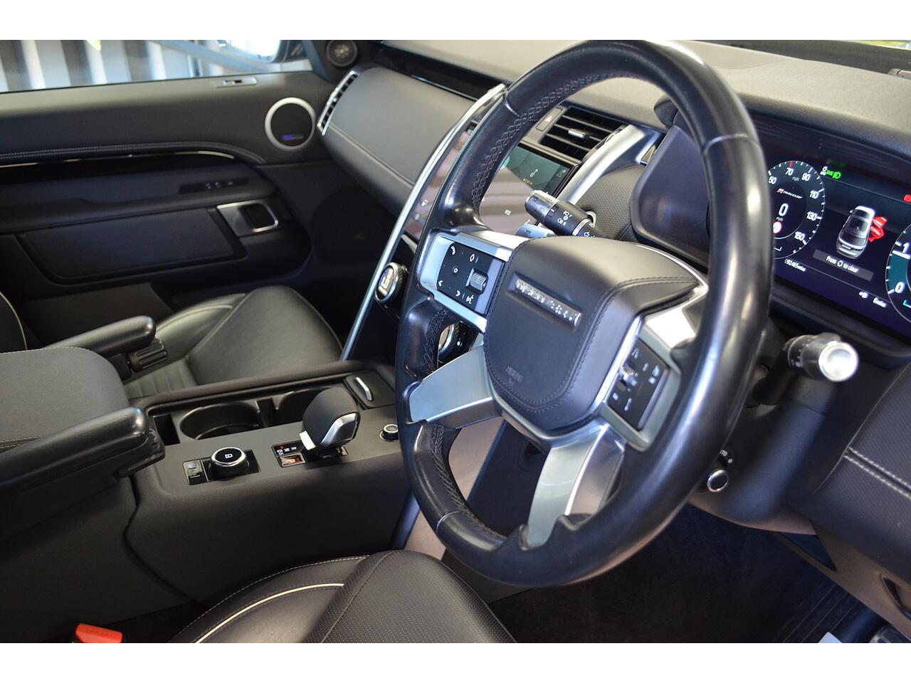 Land Rover Discovery view 2