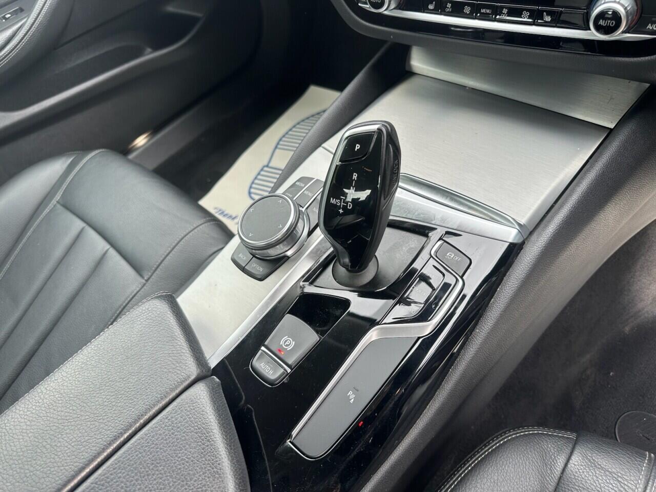 BMW 5 Series view 26