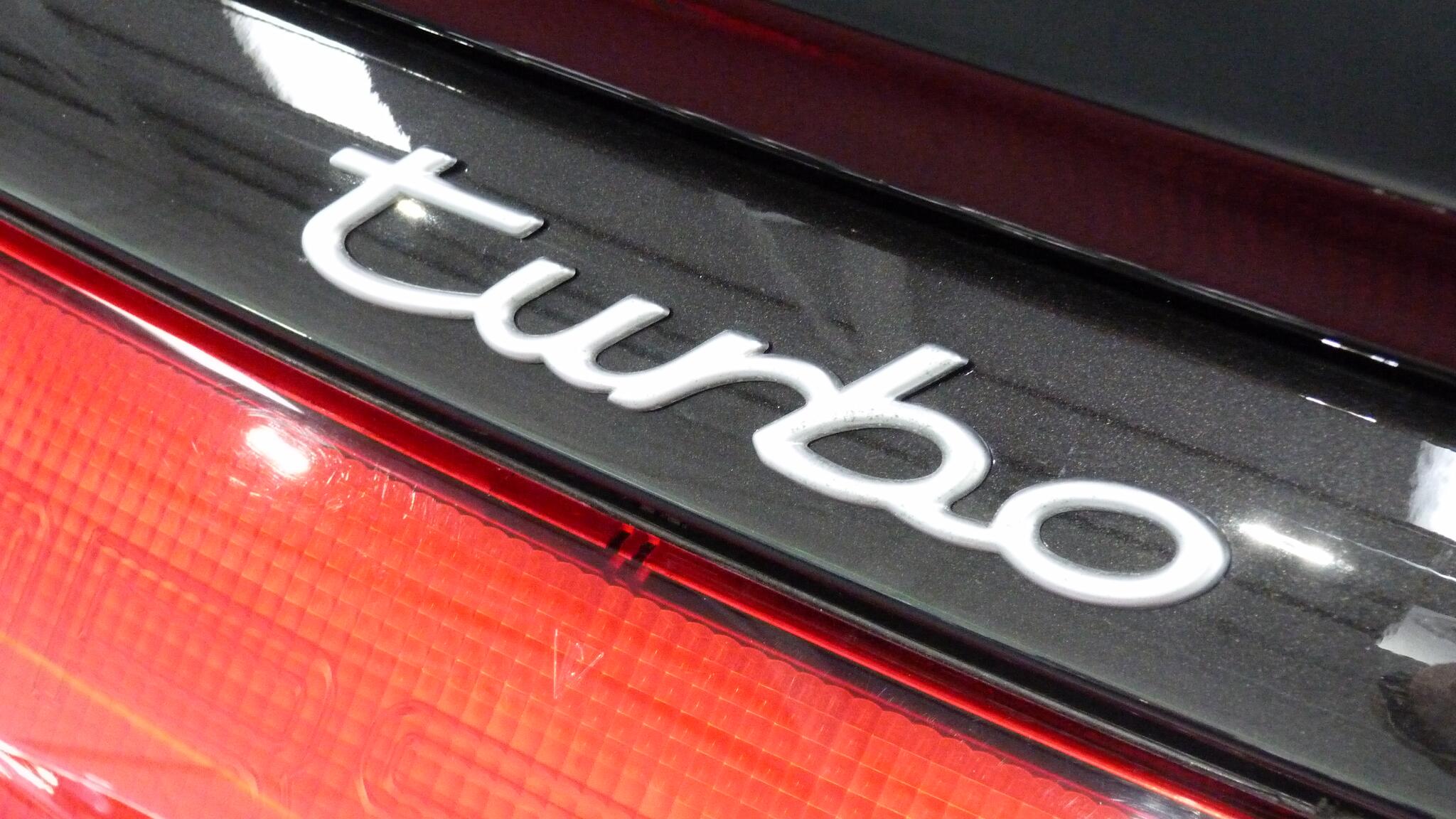 Porsche 911 view 30