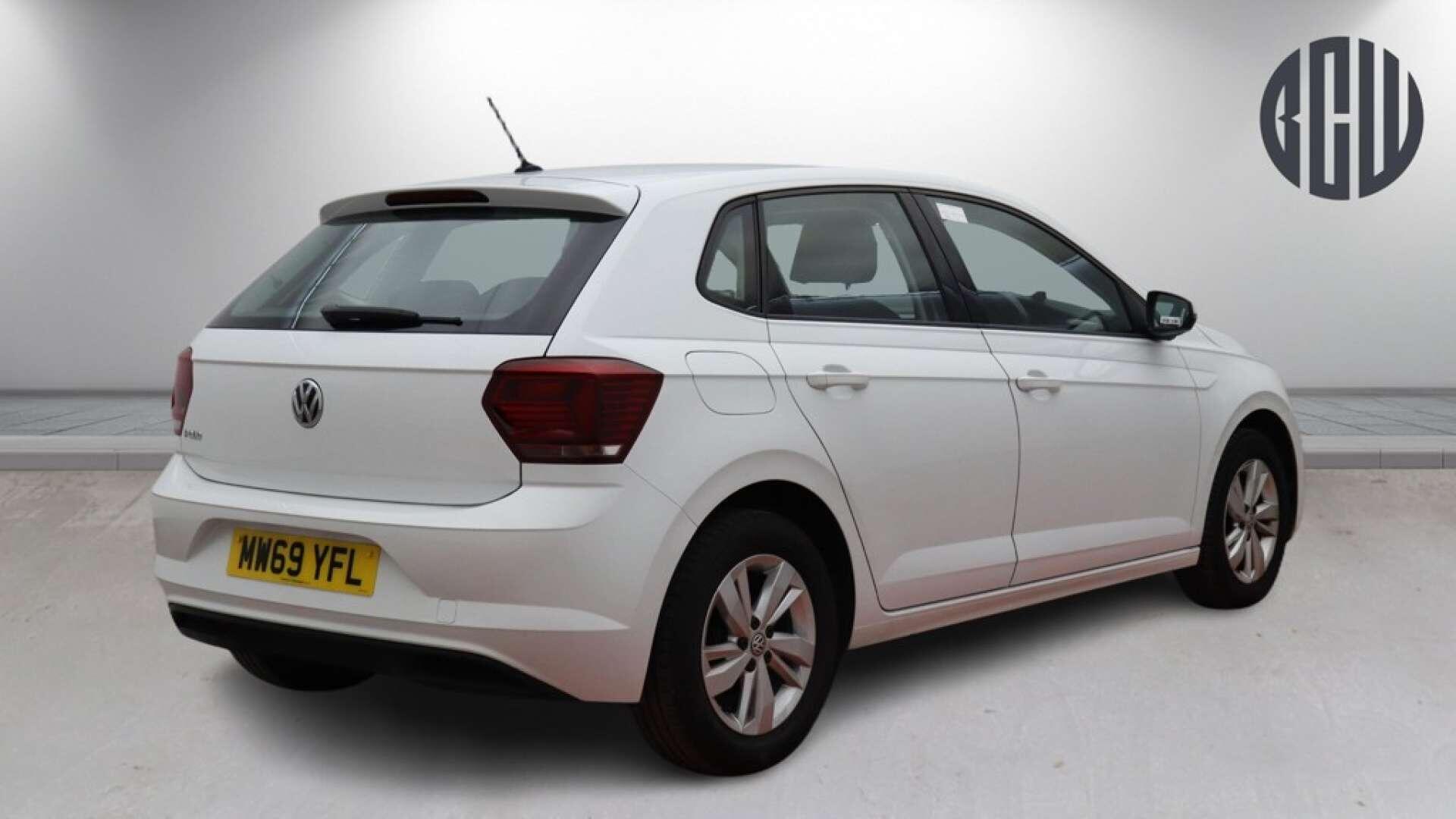 Volkswagen Polo view 4
