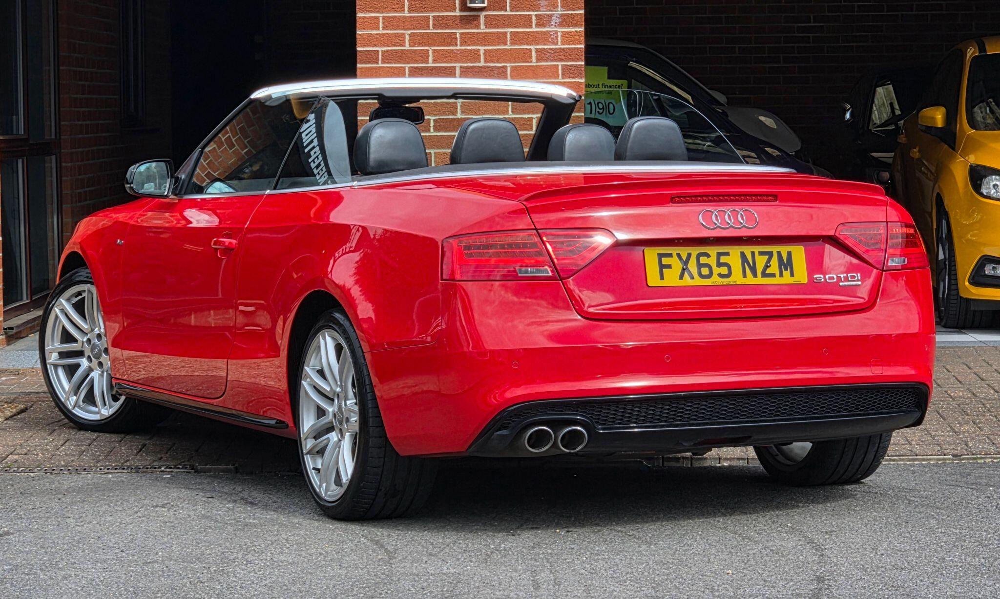 Audi A5 Cabriolet view 3