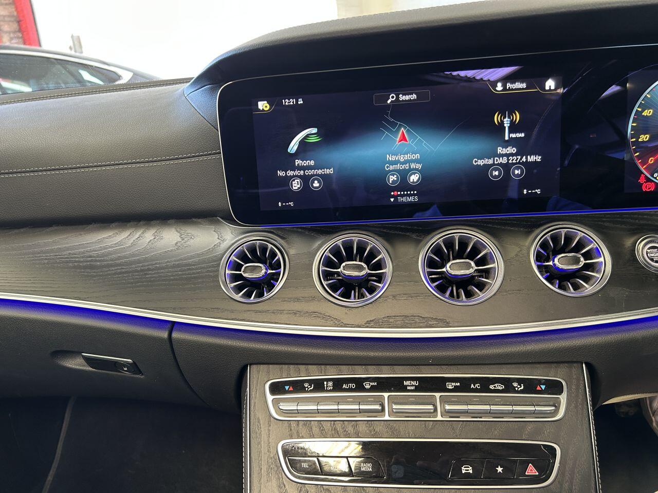 Mercedes-Benz E Class view 40