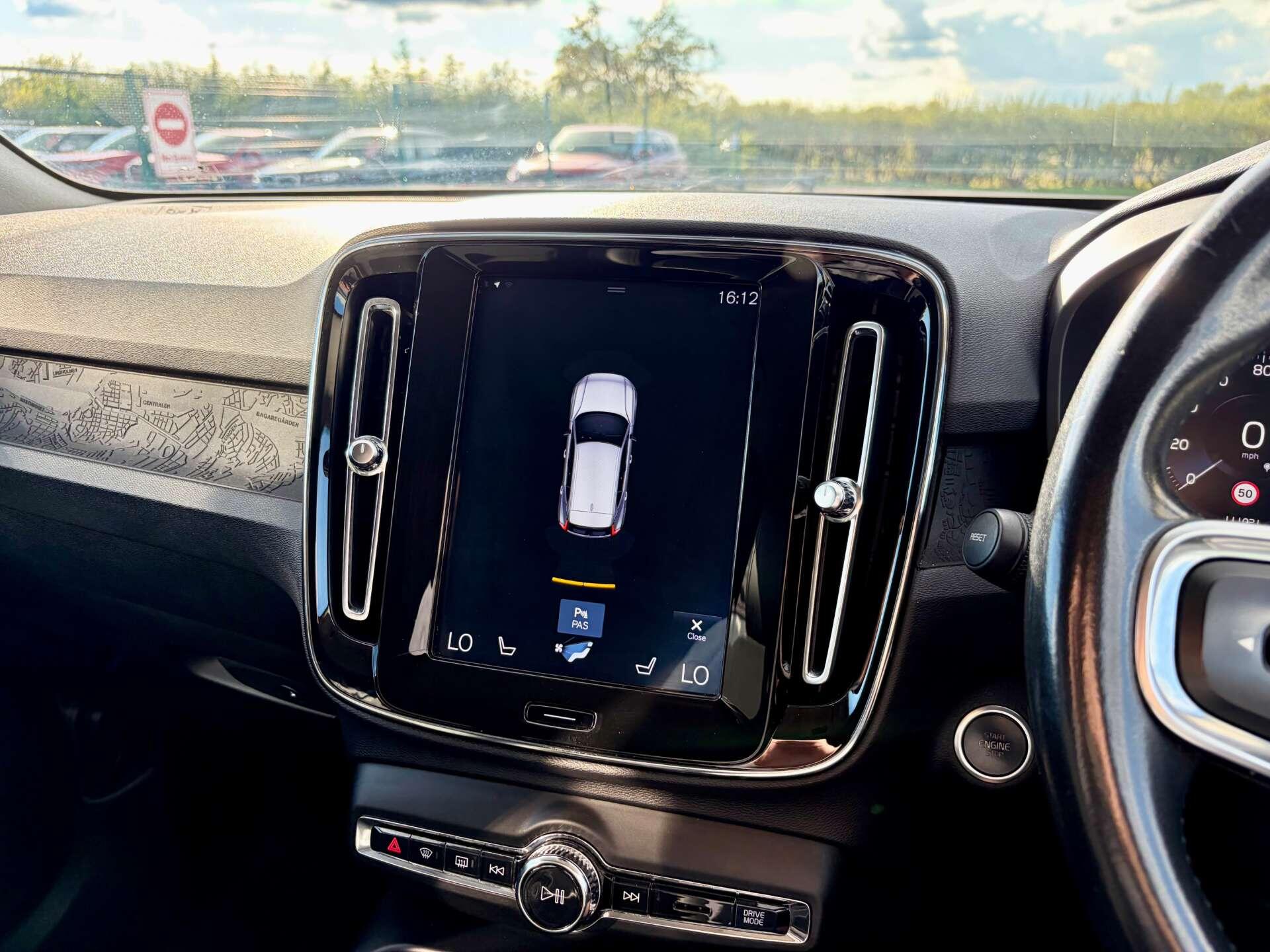 Volvo XC40 view 49