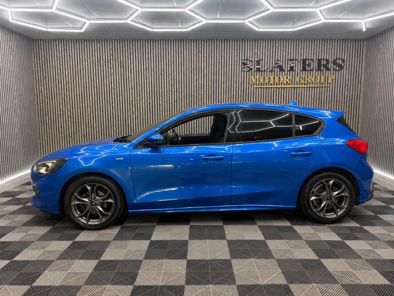 Ford Focus view 9