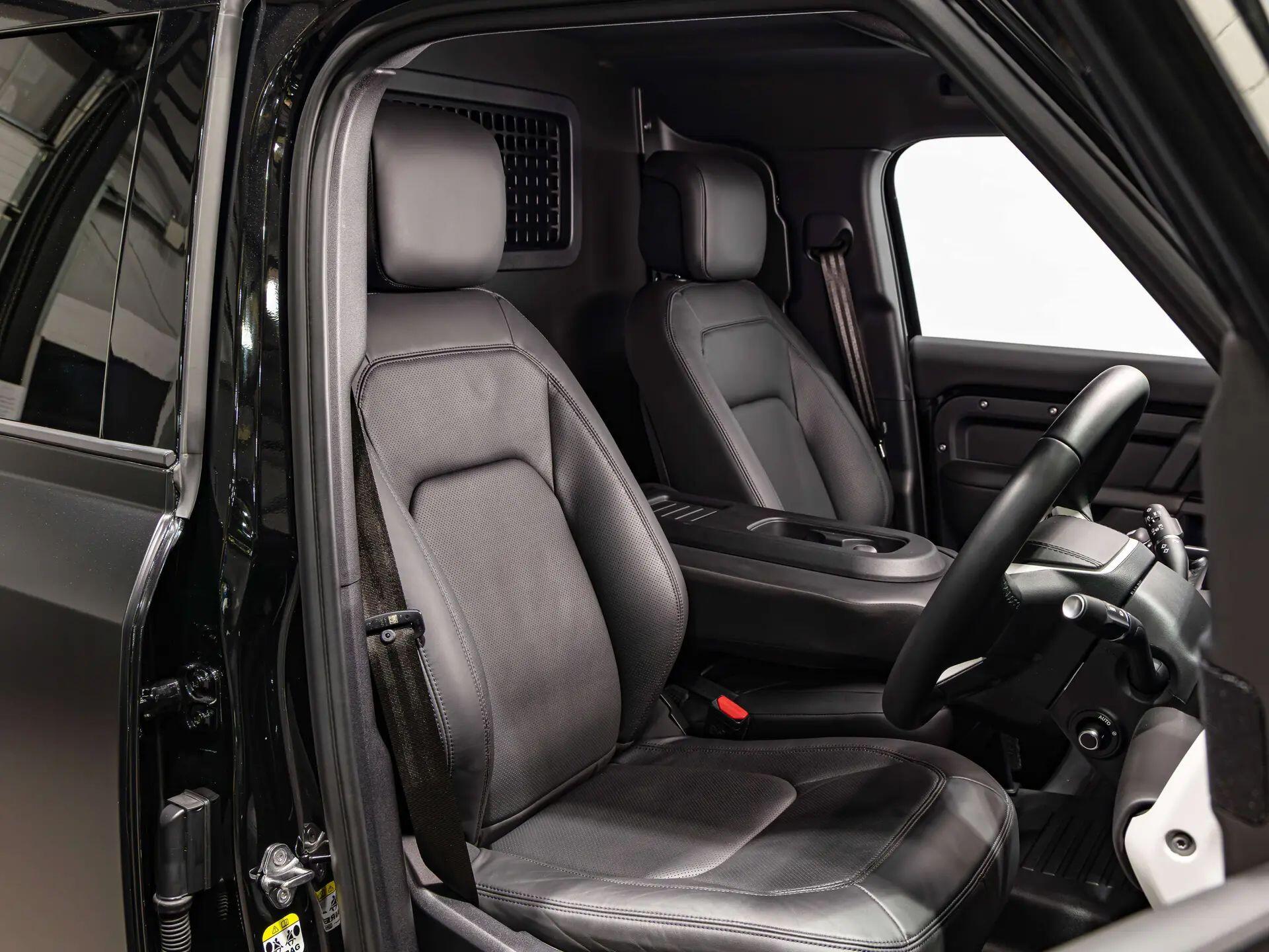 Land Rover Defender 110 view 3