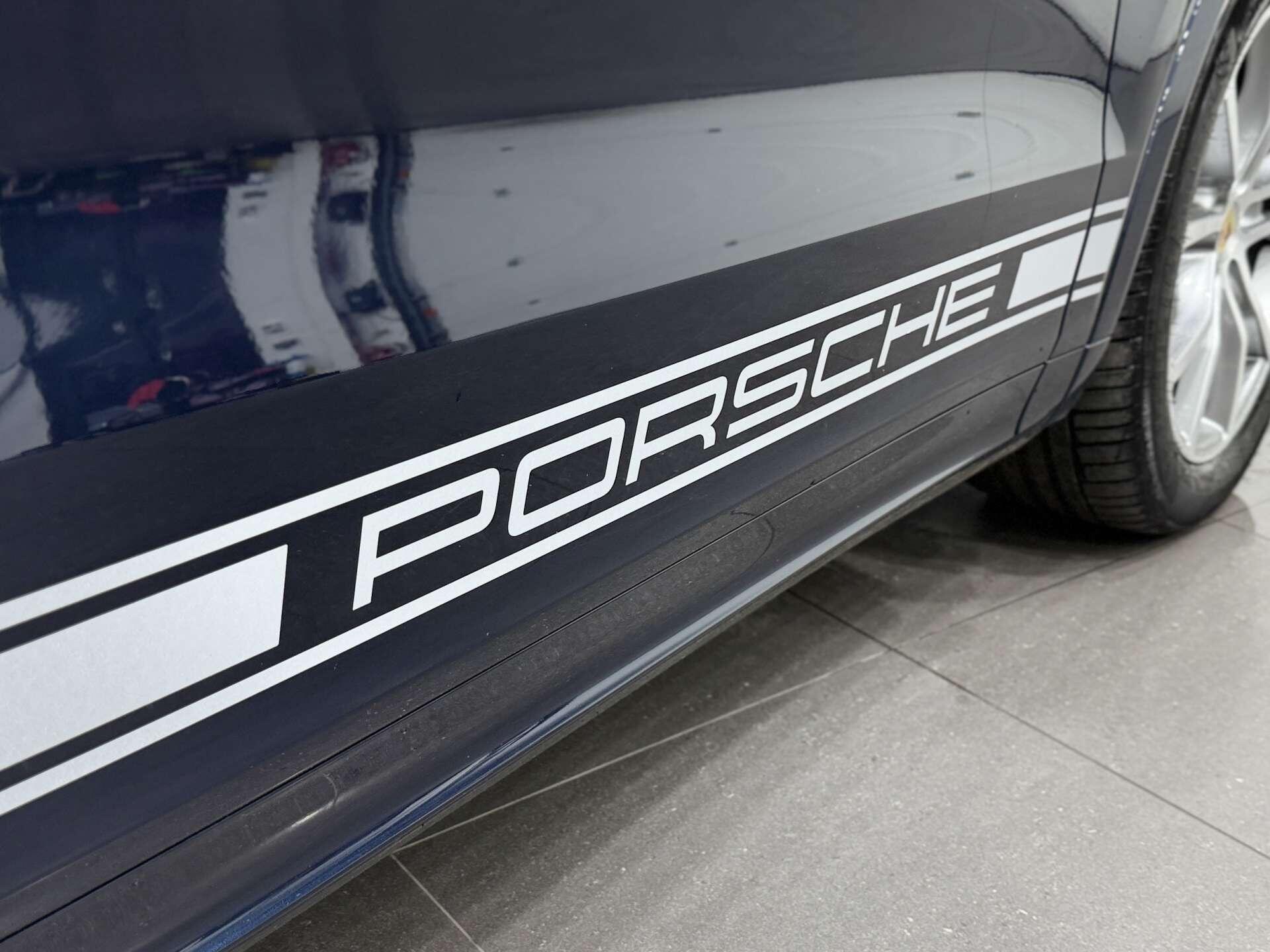 Porsche Cayenne view 31