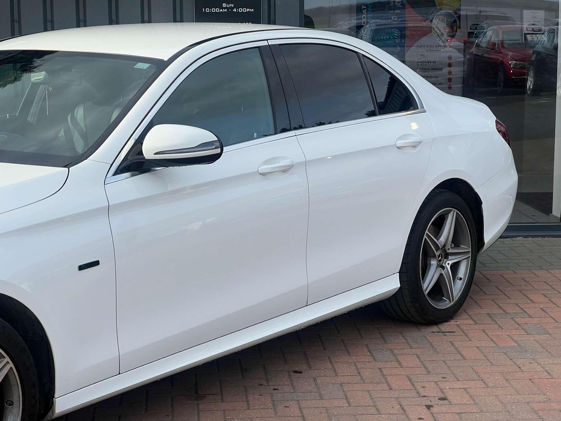 Mercedes-Benz E-Class view 3