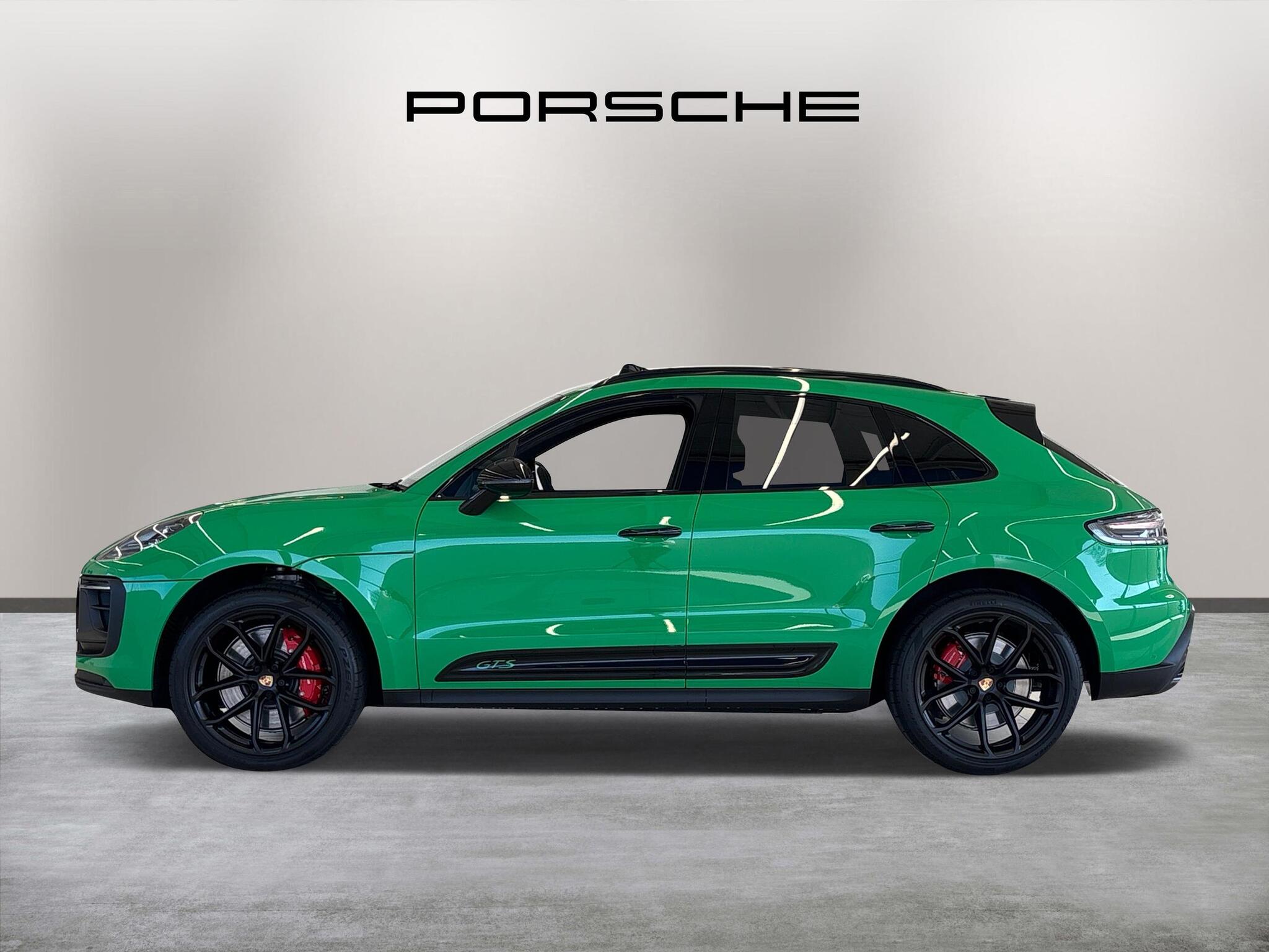 Porsche Macan view 4