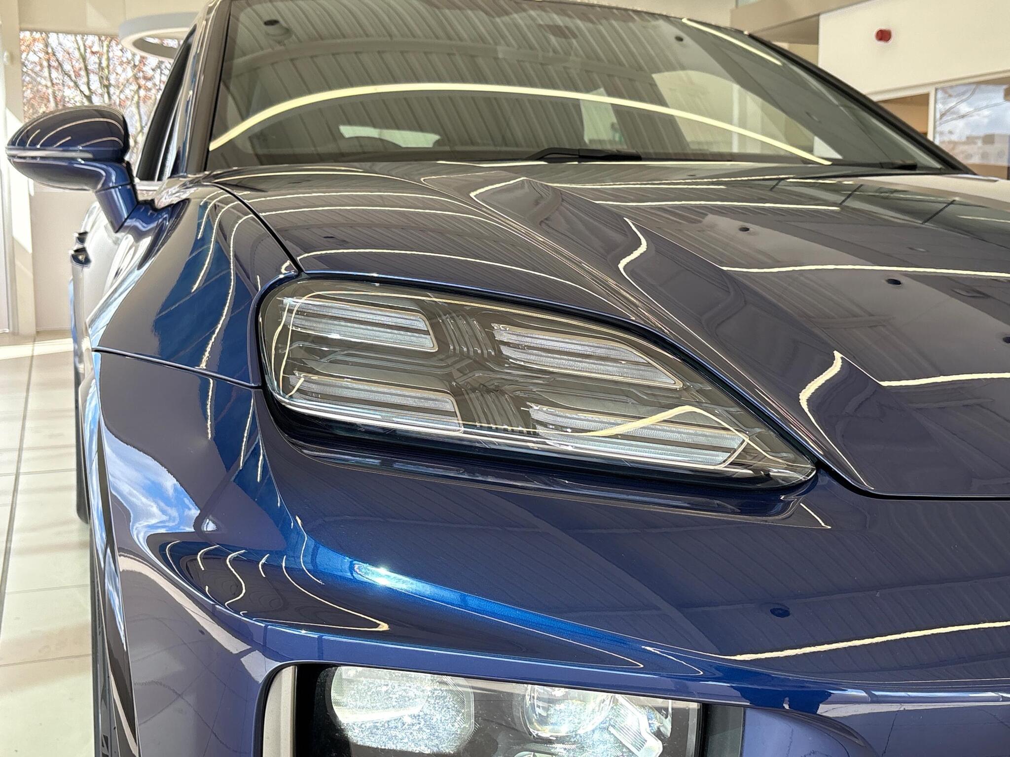 Porsche Macan view 21