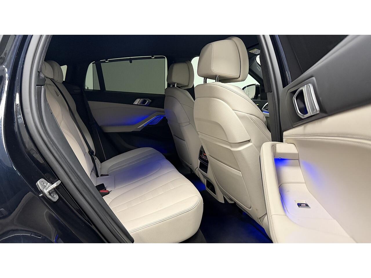 BMW X6 view 19