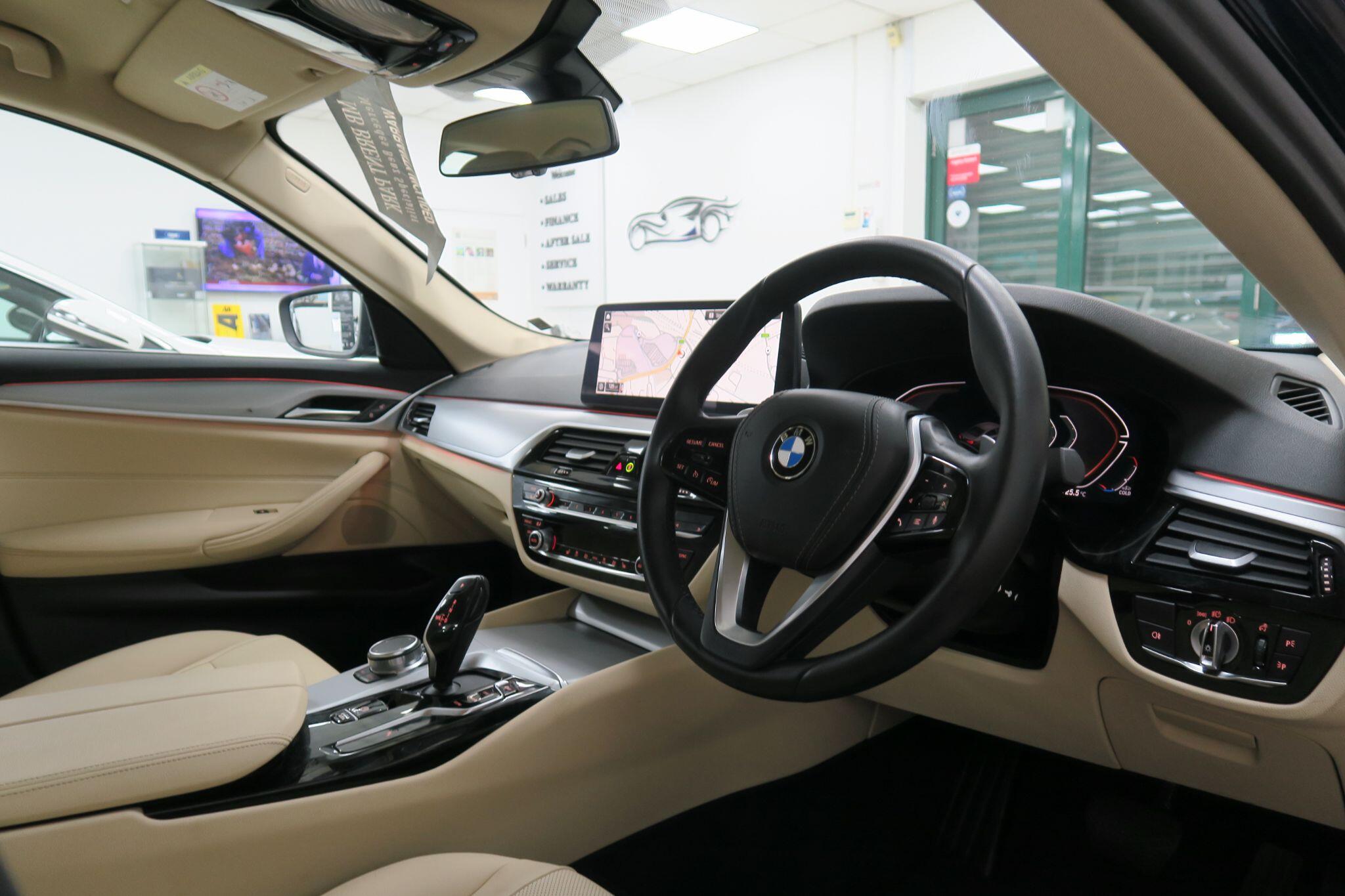 BMW 5 Series view 11