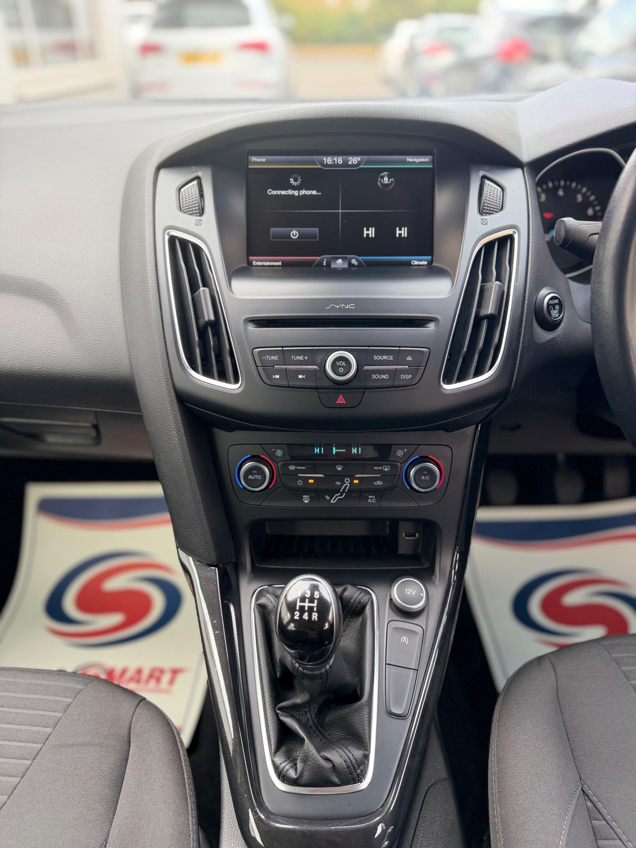 Ford Focus view 18